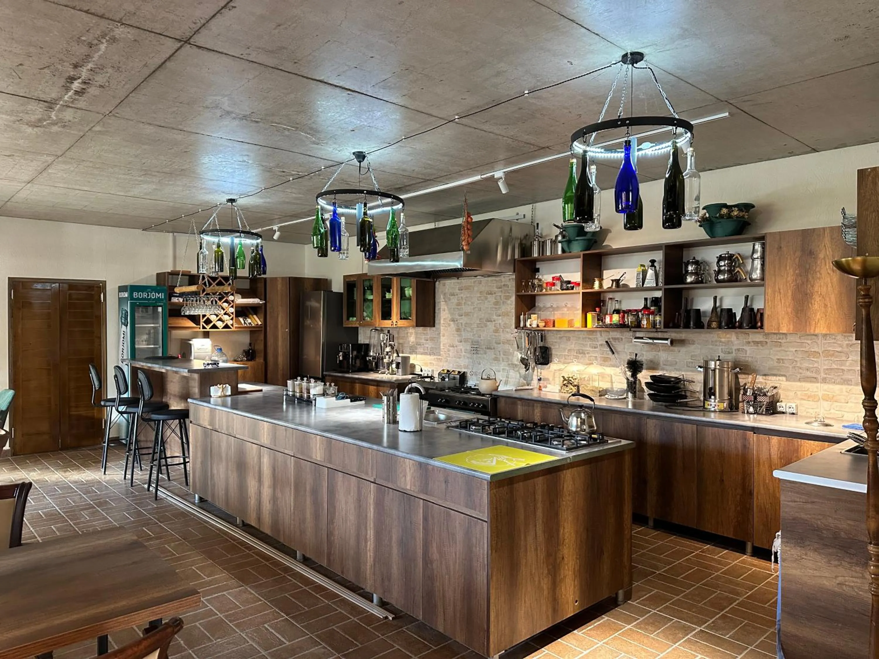 Restaurant/places to eat in Pesvebi Design Hotel and Cellar