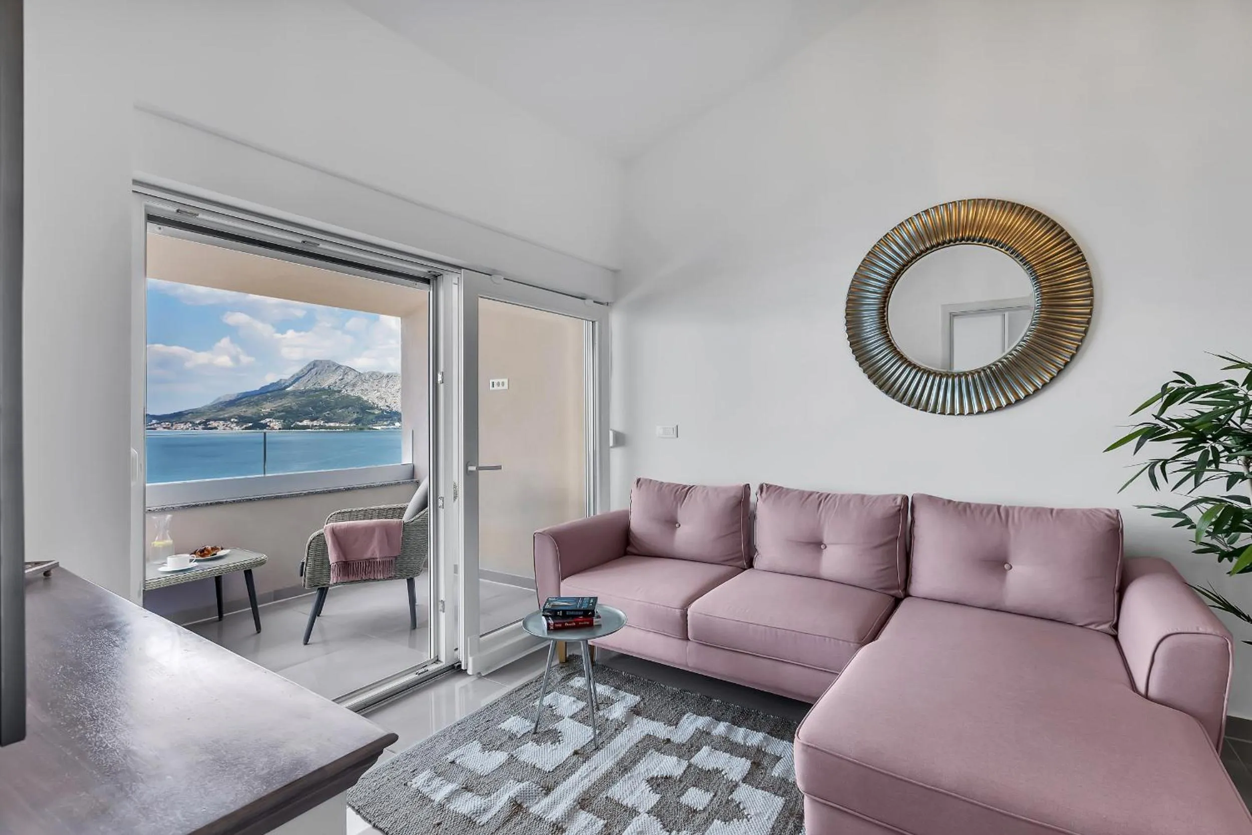 The View. Apartment in Omis-Nemira.