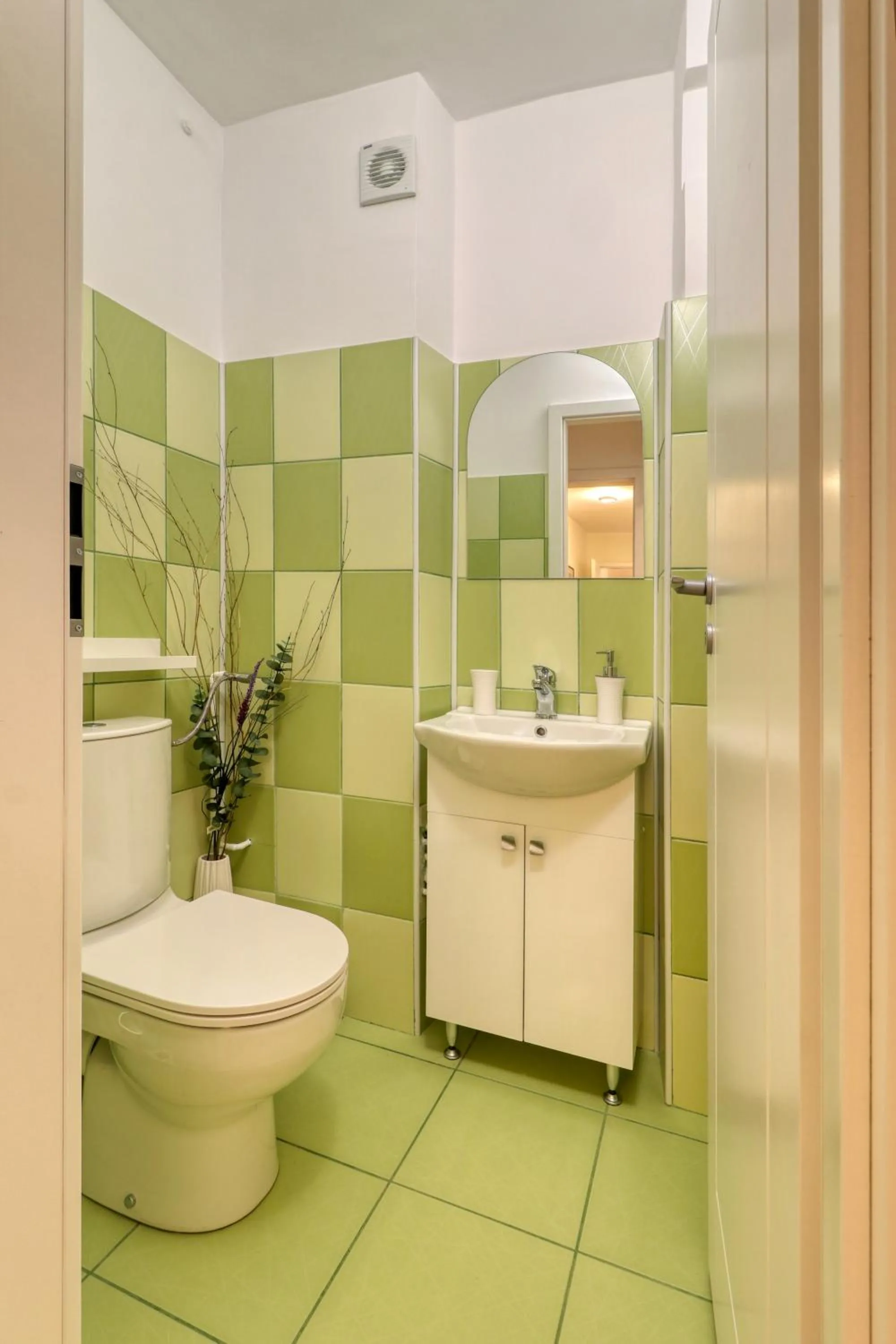 Toilet in Quito Apartment - Stylish & Quiet