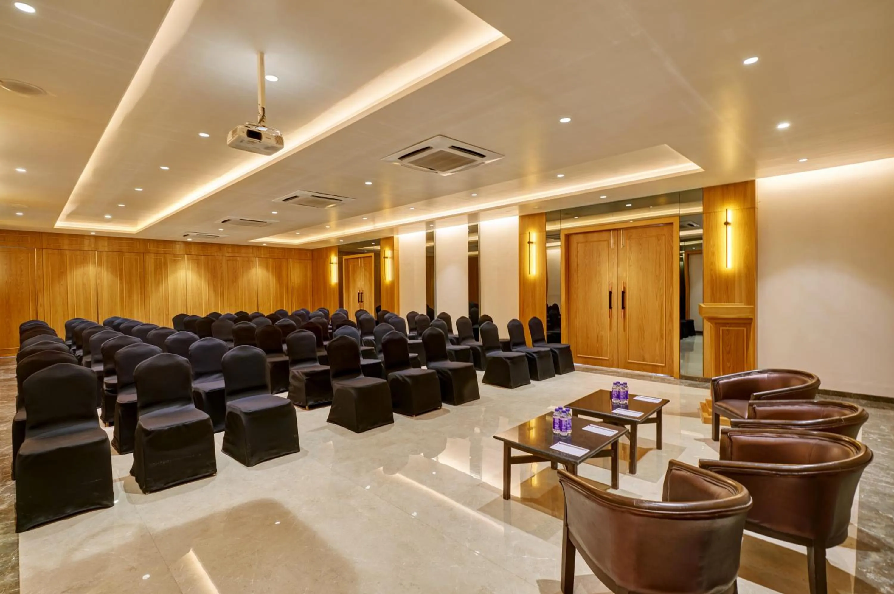 Banquet/Function facilities in Regenta Place Raysons Kolhapur