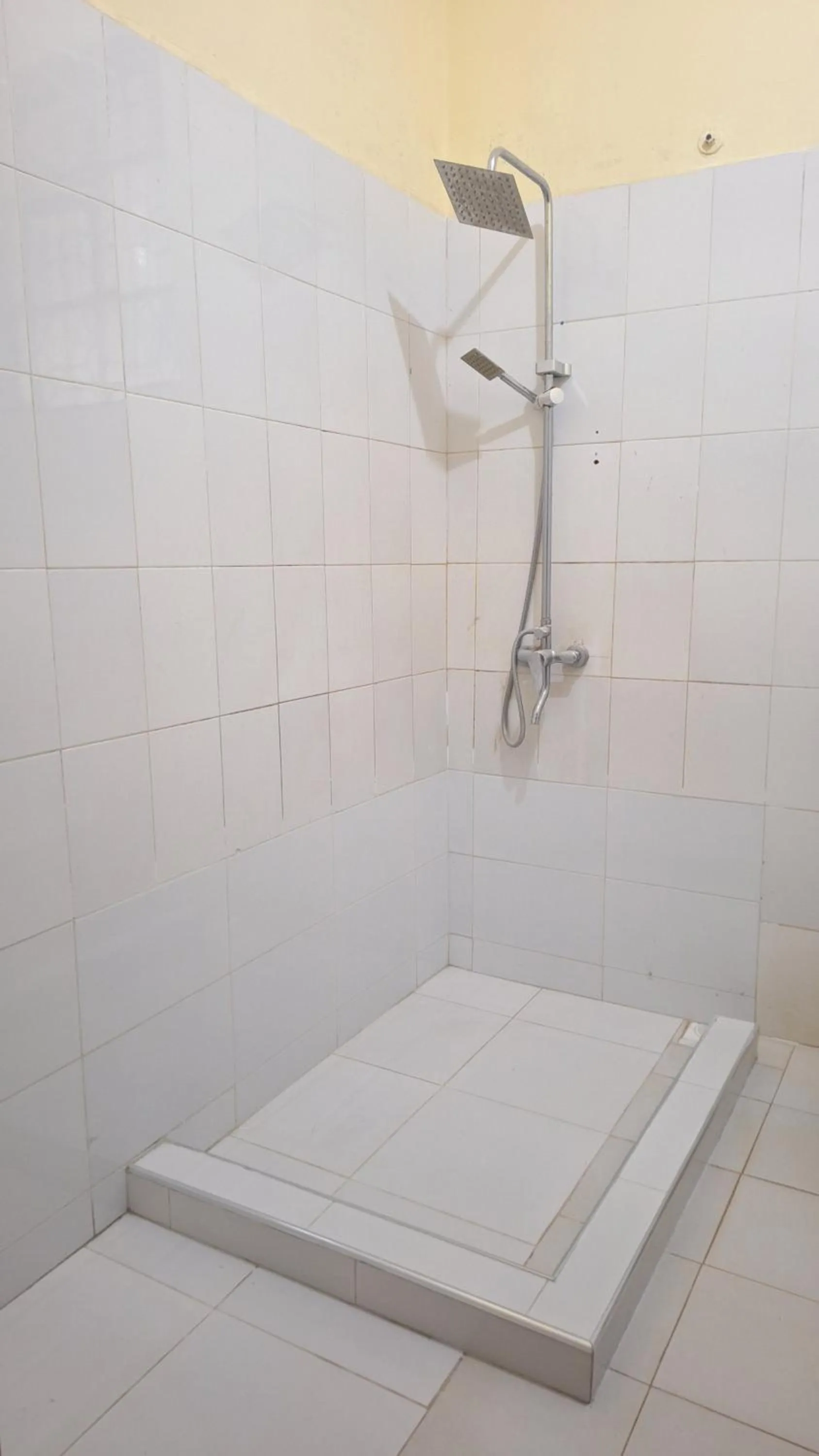 Bathroom in Hill View Garden Hotel