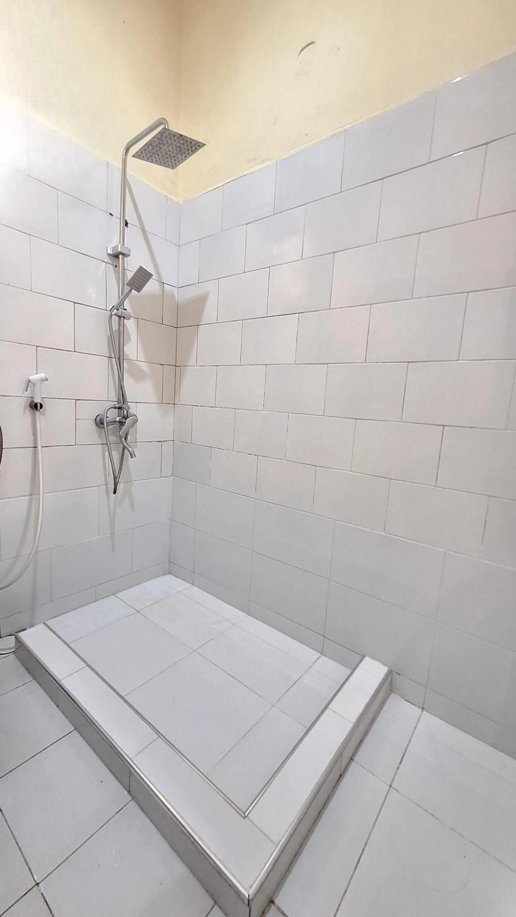 Bathroom in Hill View Garden Hotel