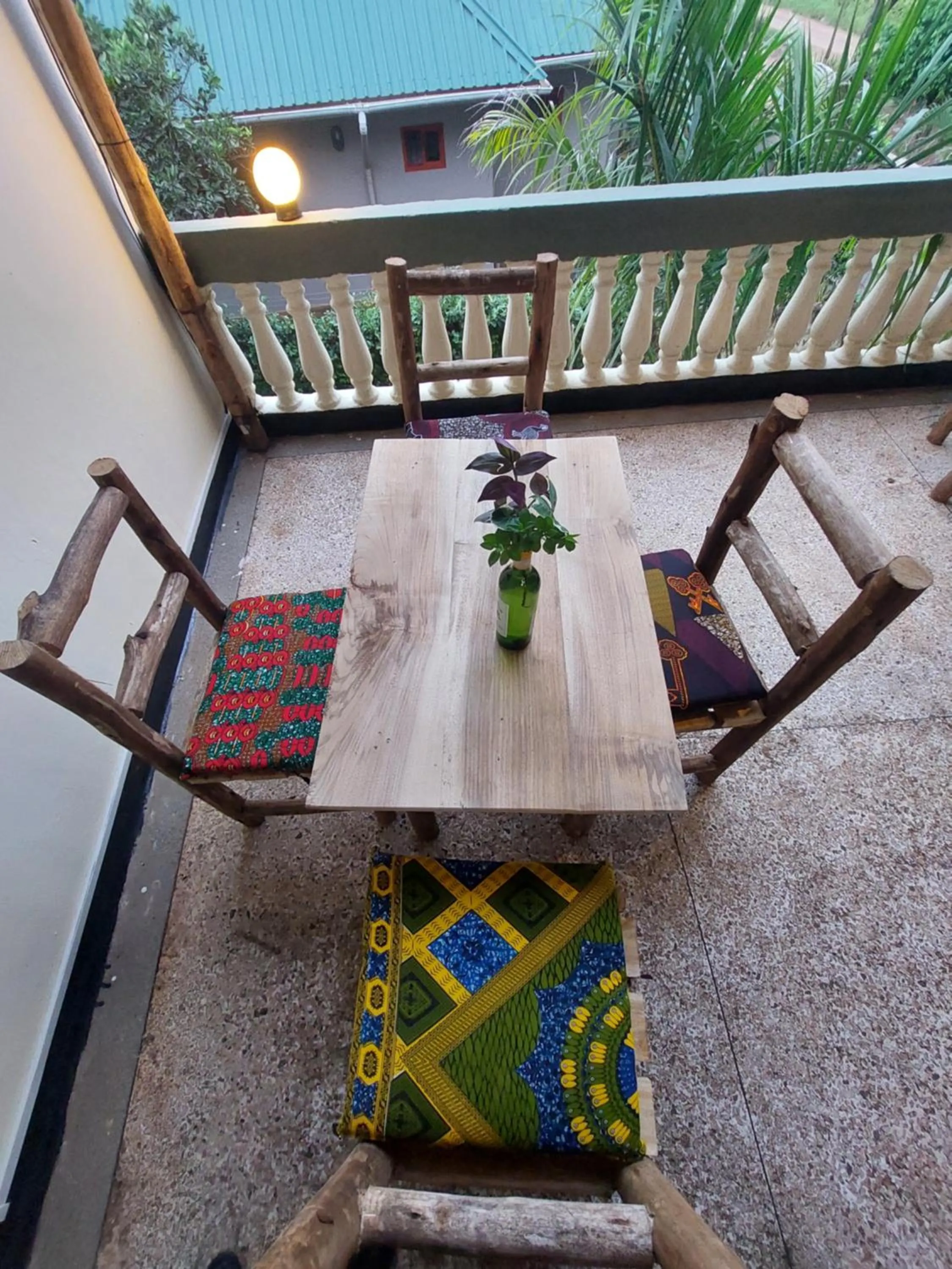 Restaurant/places to eat in Hill View Garden Hotel