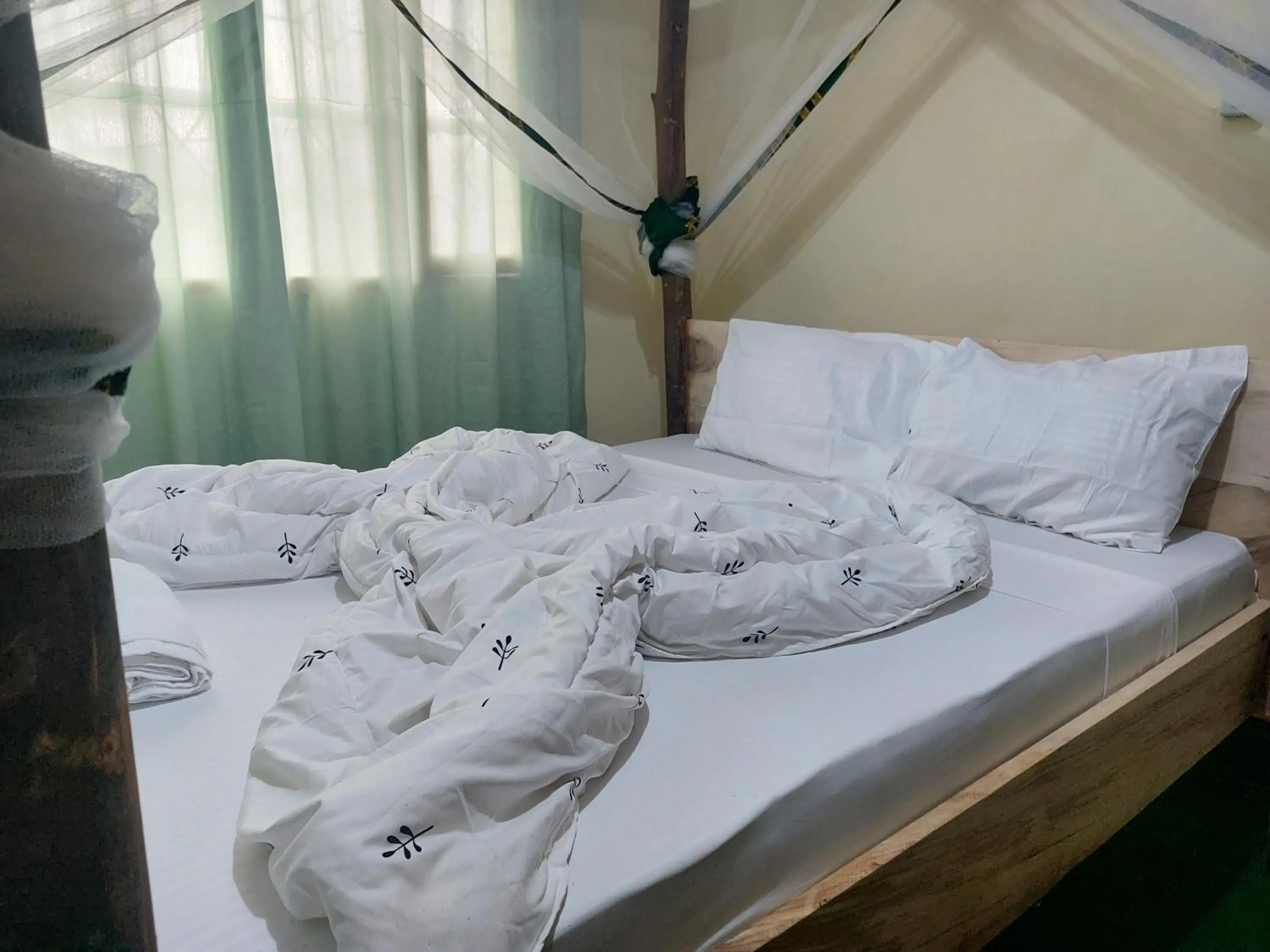 Bed in Hill View Garden Hotel