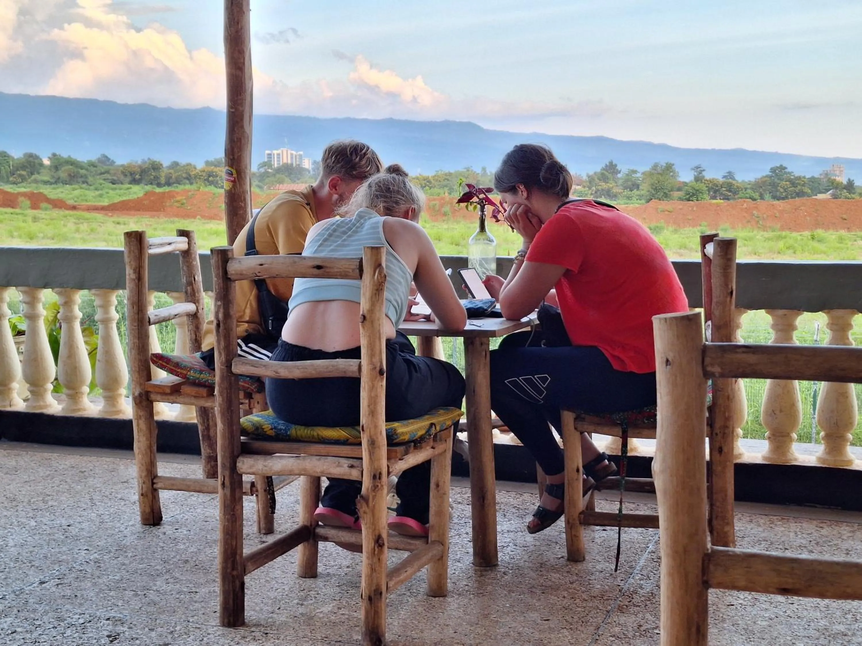 Restaurant/places to eat in Hill View Garden Hotel