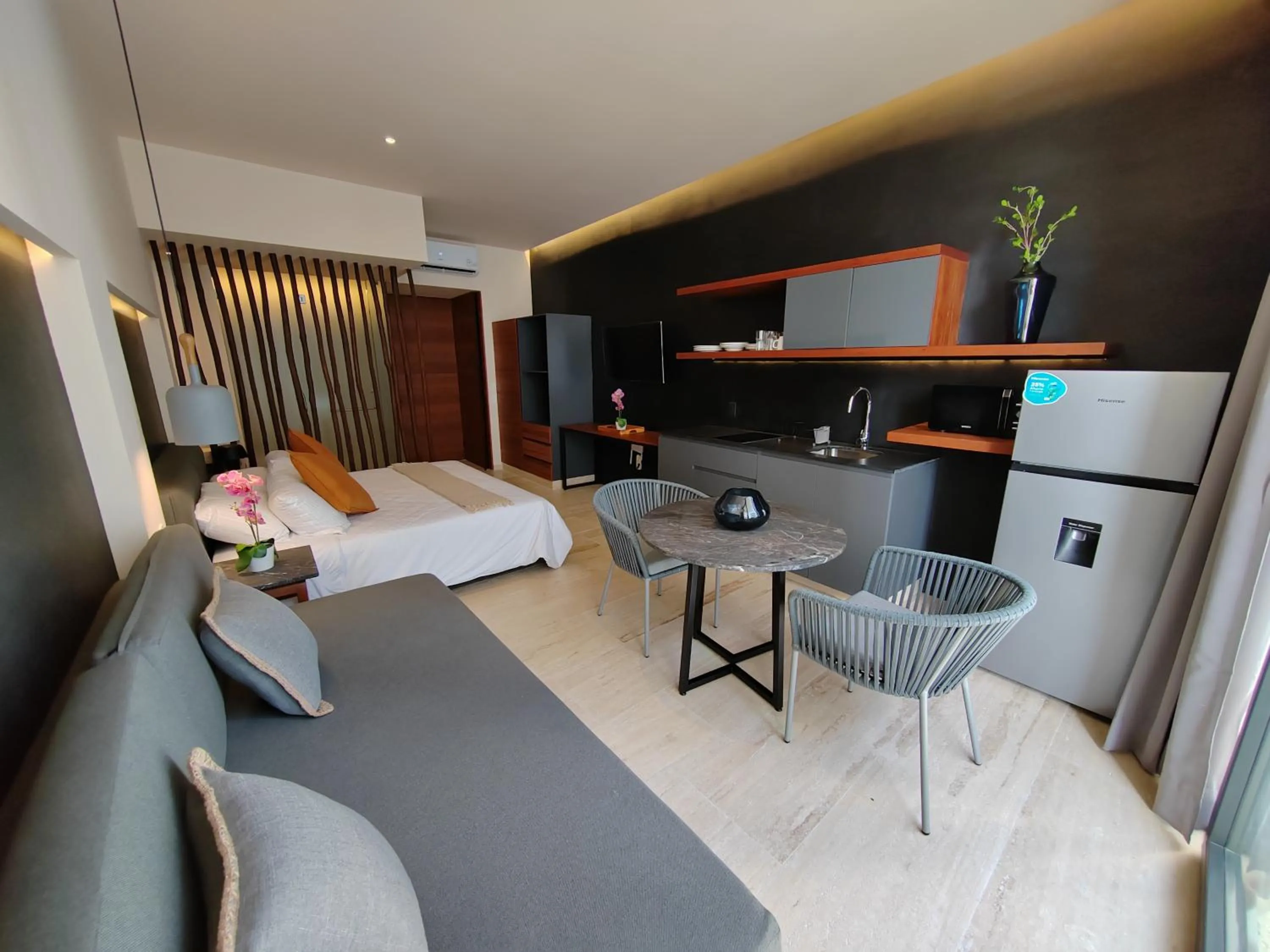 Bed in Incredible & Beautiful Studio Steps From The Beach By Yeah