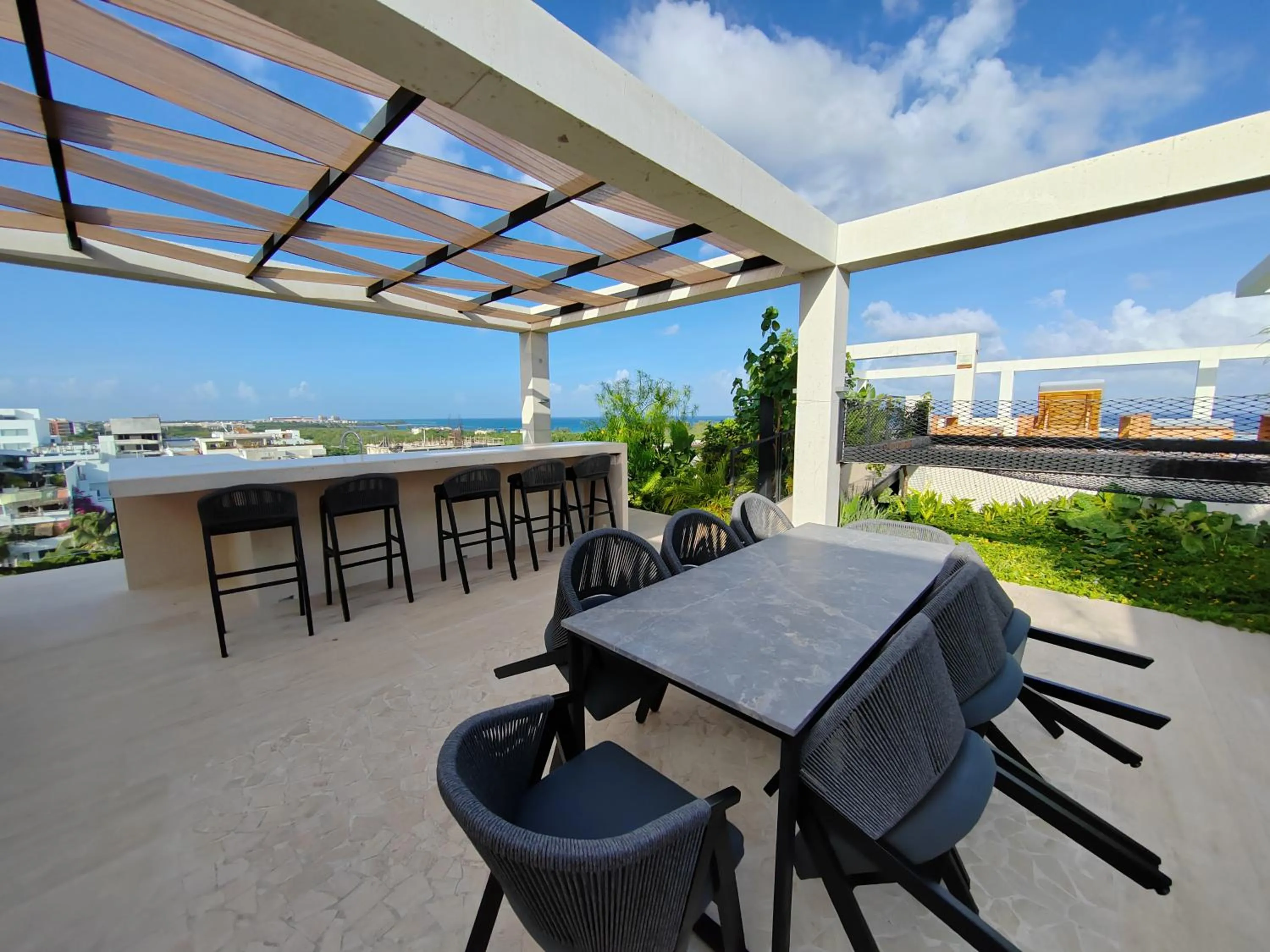 Day in Incredible & Beautiful Studio Steps From The Beach By Yeah