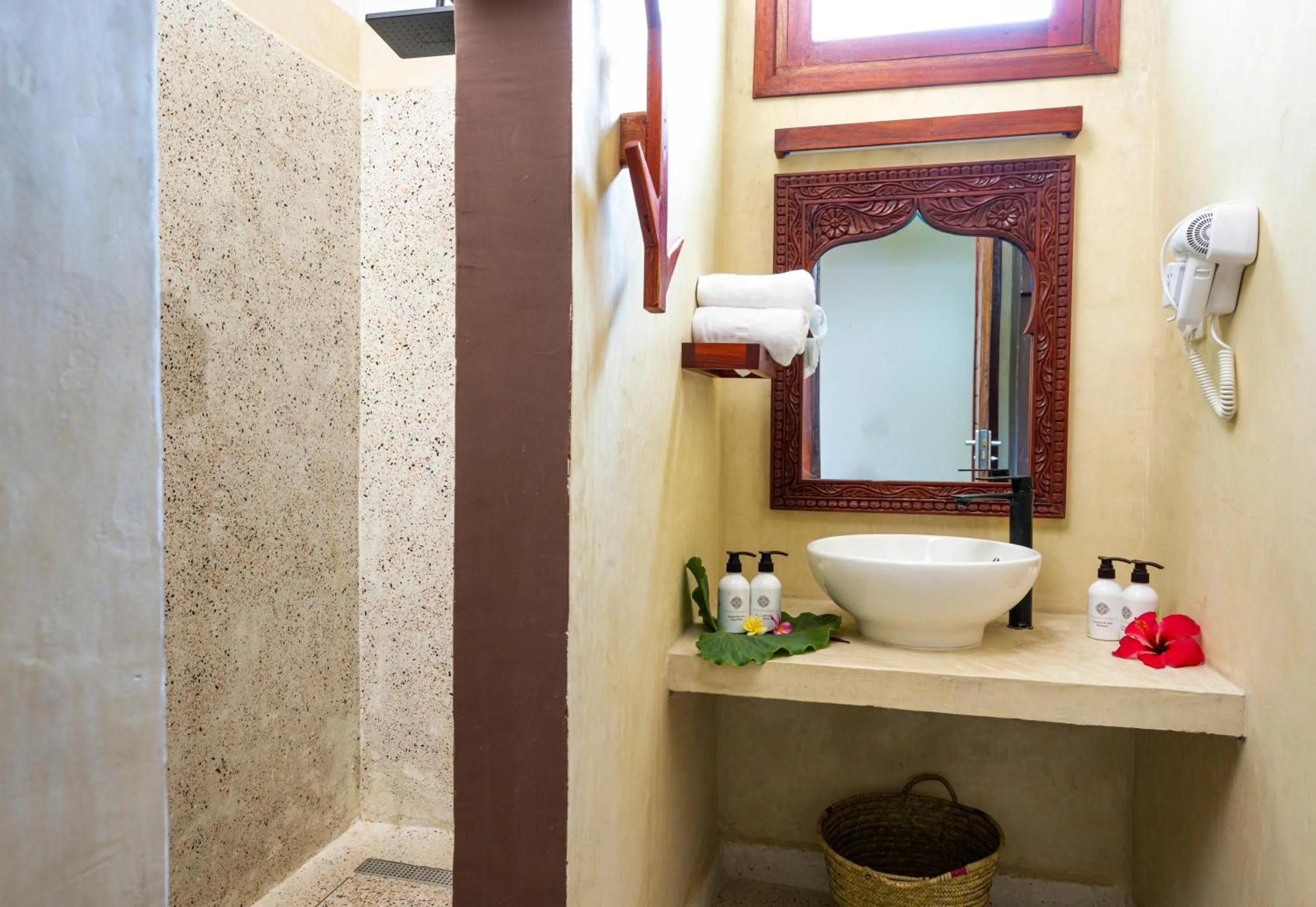 TASNEEM islamic luxury suites