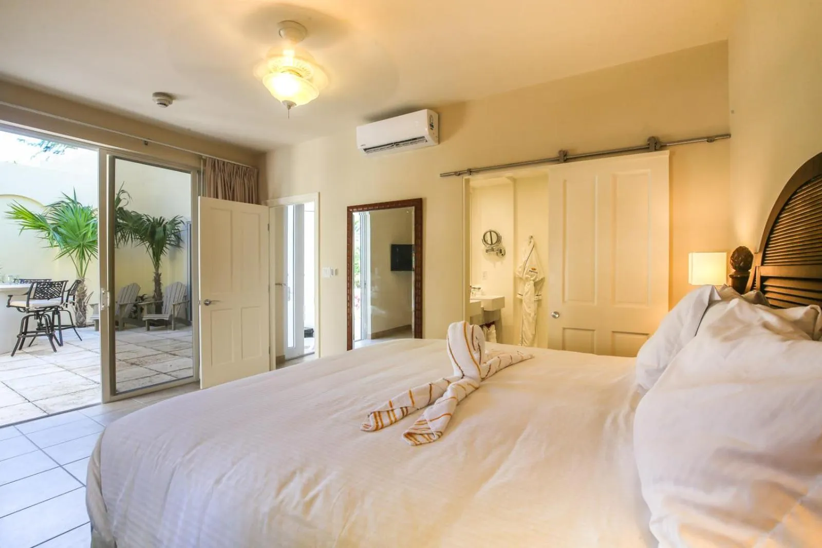 Bed in Bungalows at Windsong on the Reef