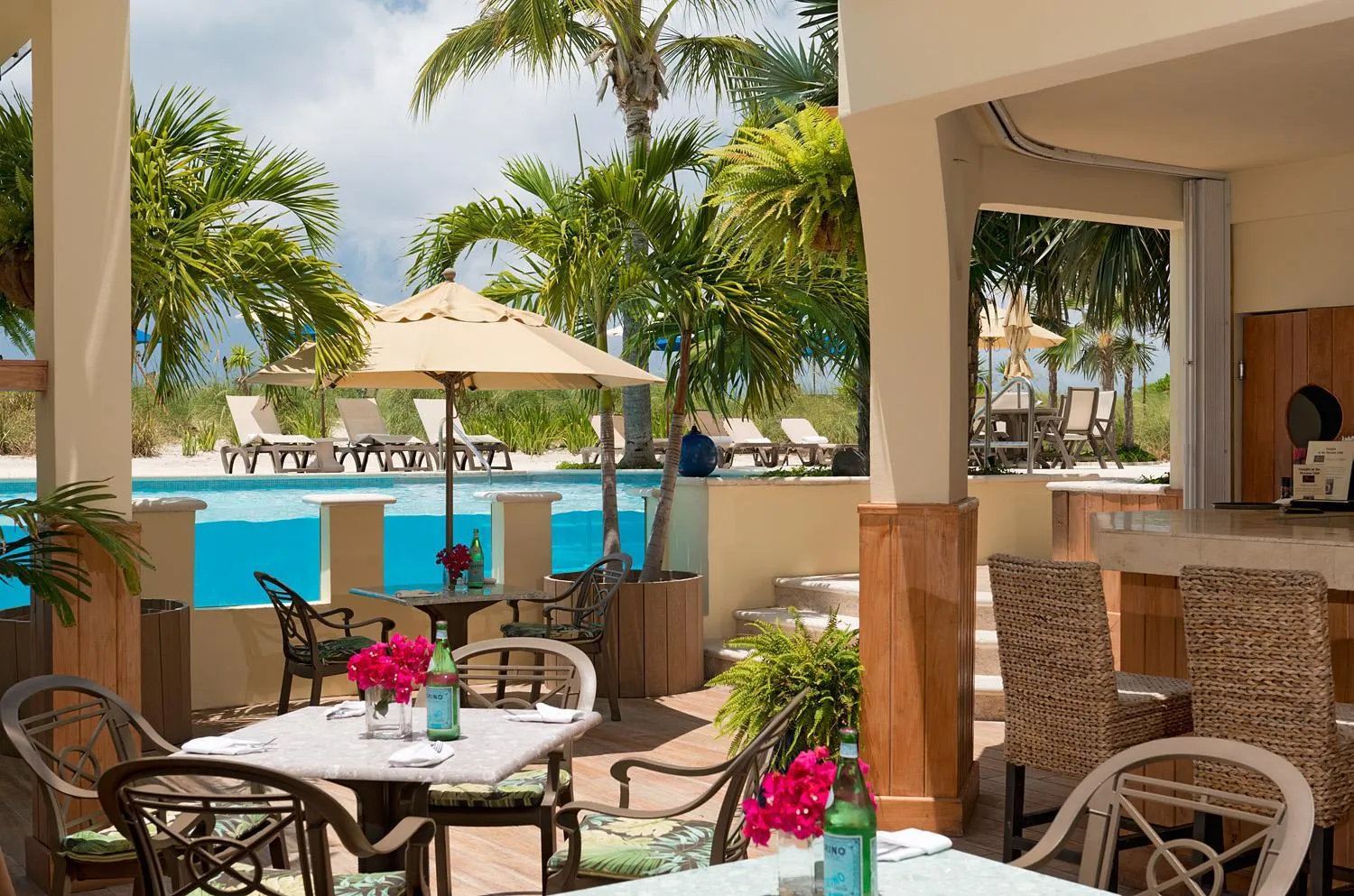 Restaurant/places to eat in Bungalows at Windsong on the Reef