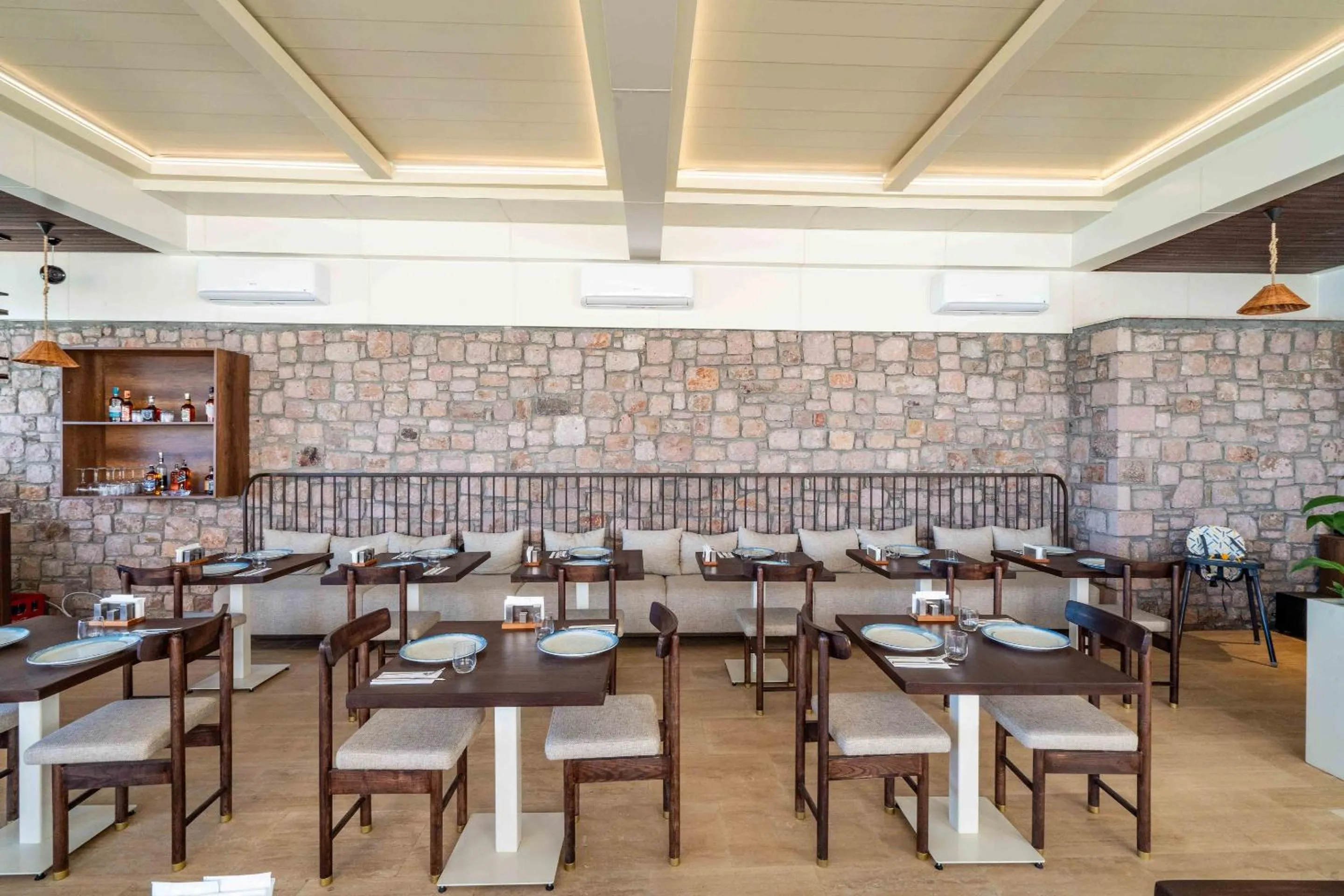 Restaurant/places to eat in Joon Cunda