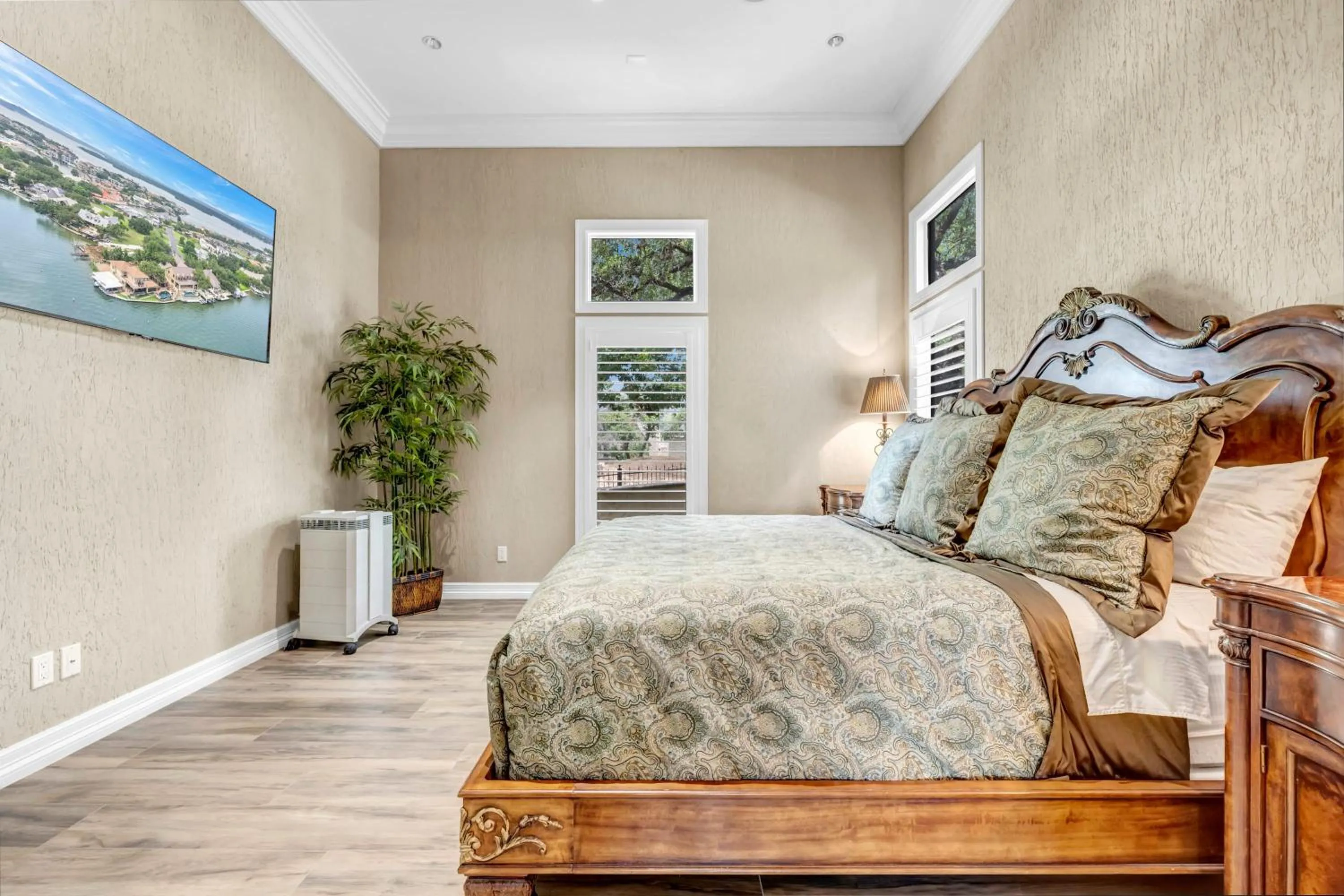 Bed in The Villa on Matern New Listing
