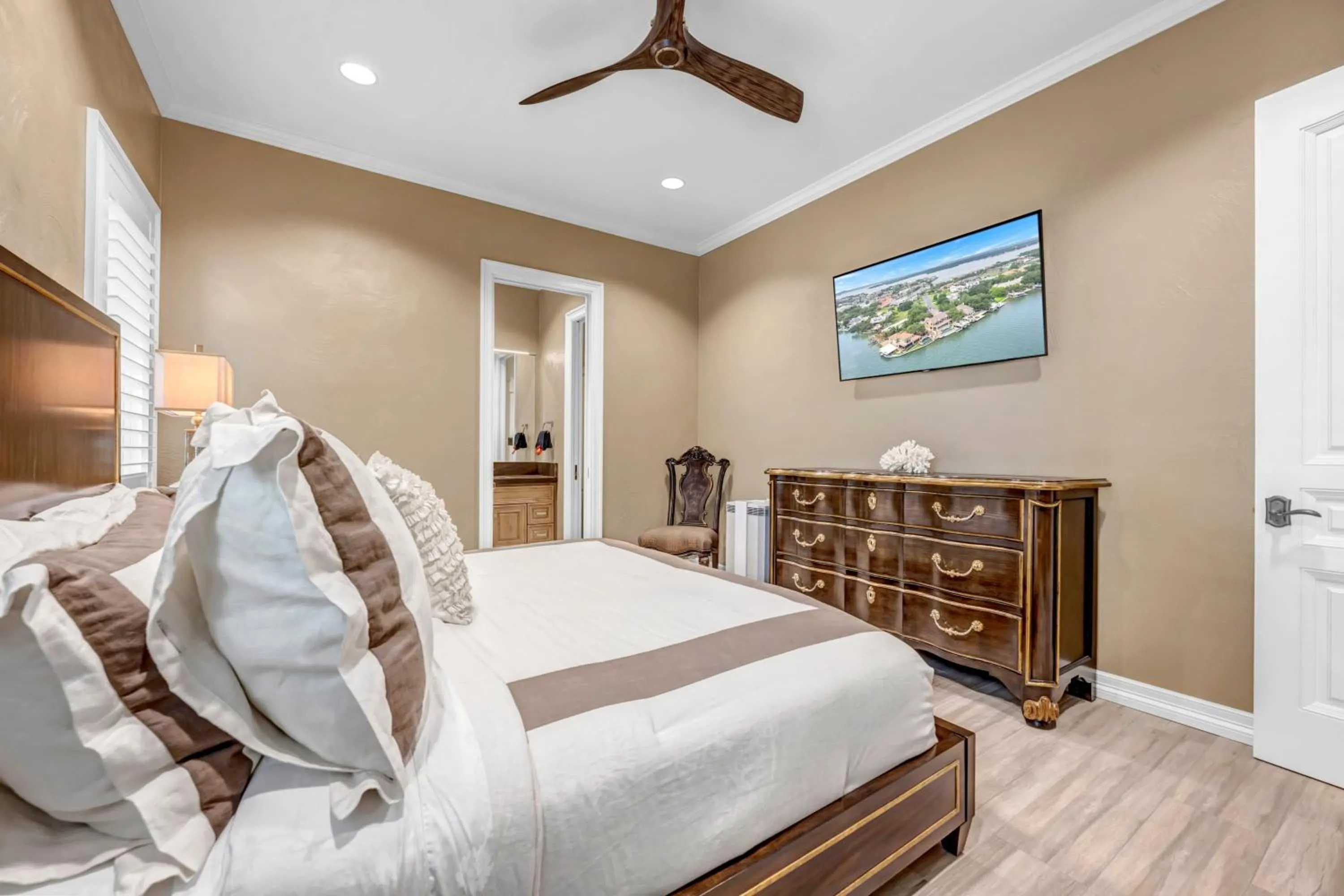 Bed in The Villa on Matern New Listing