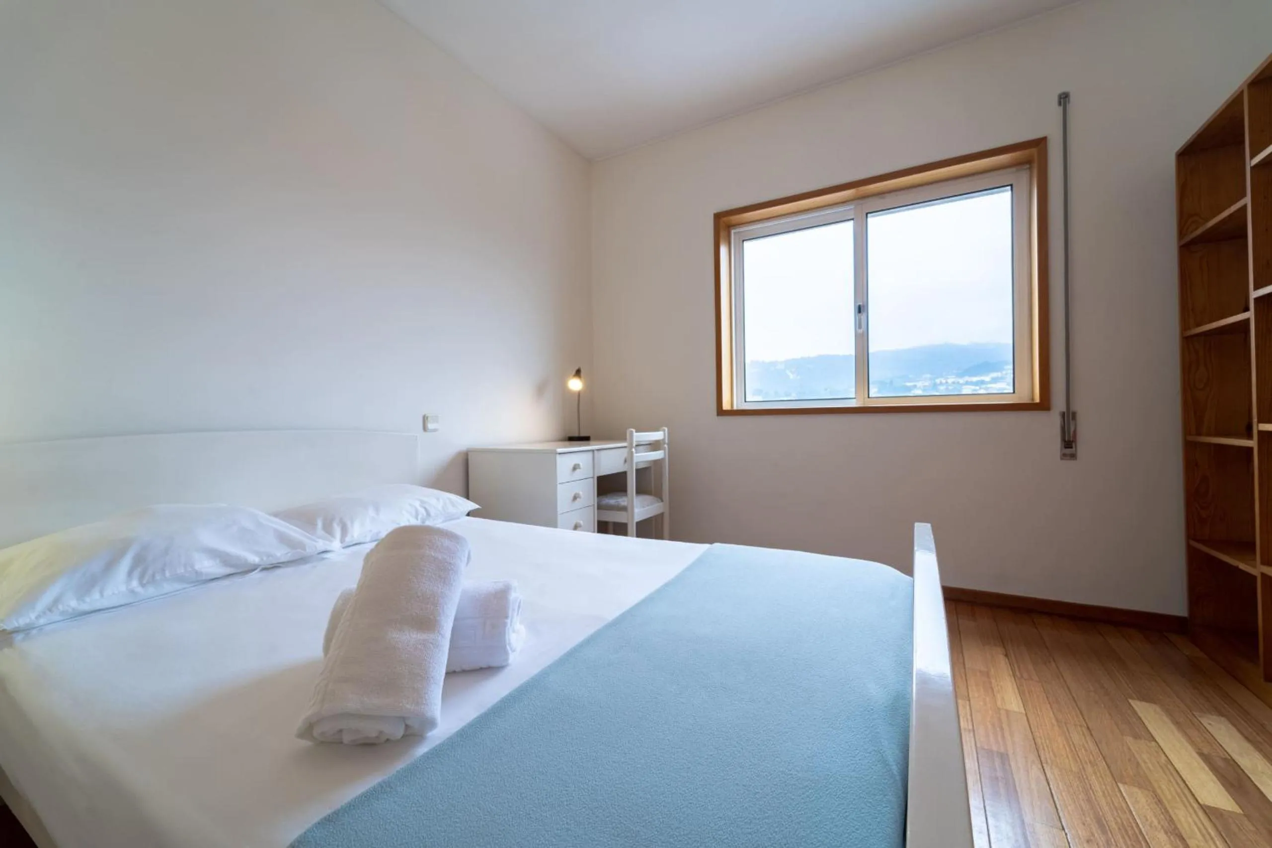 Bed in Quinta da Armada, Apartamento em Braga by House and People