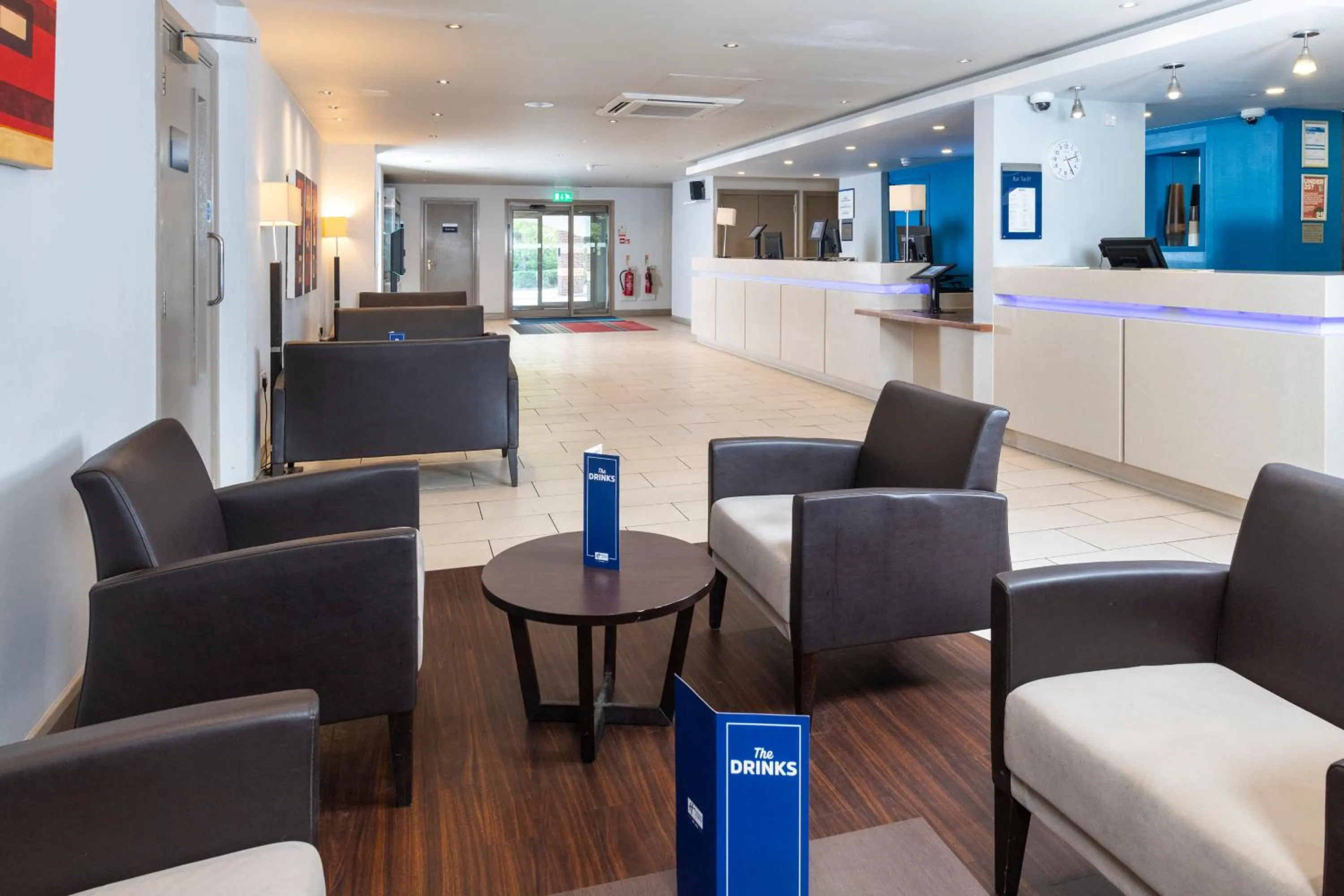 Lobby or reception in Holiday Inn Express London - Dartford by IHG