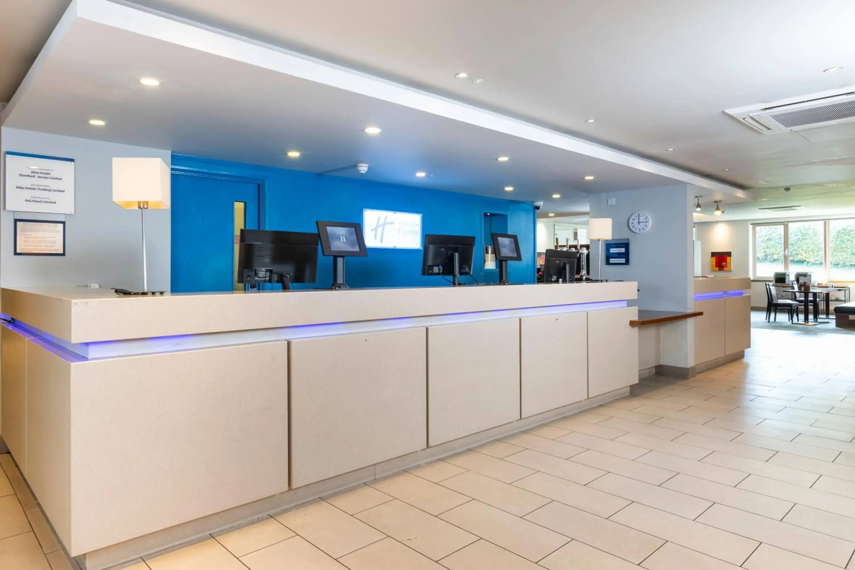 Lobby or reception in Holiday Inn Express London - Dartford by IHG Lobby or reception in Holiday Inn Express London - Dartford by IHG