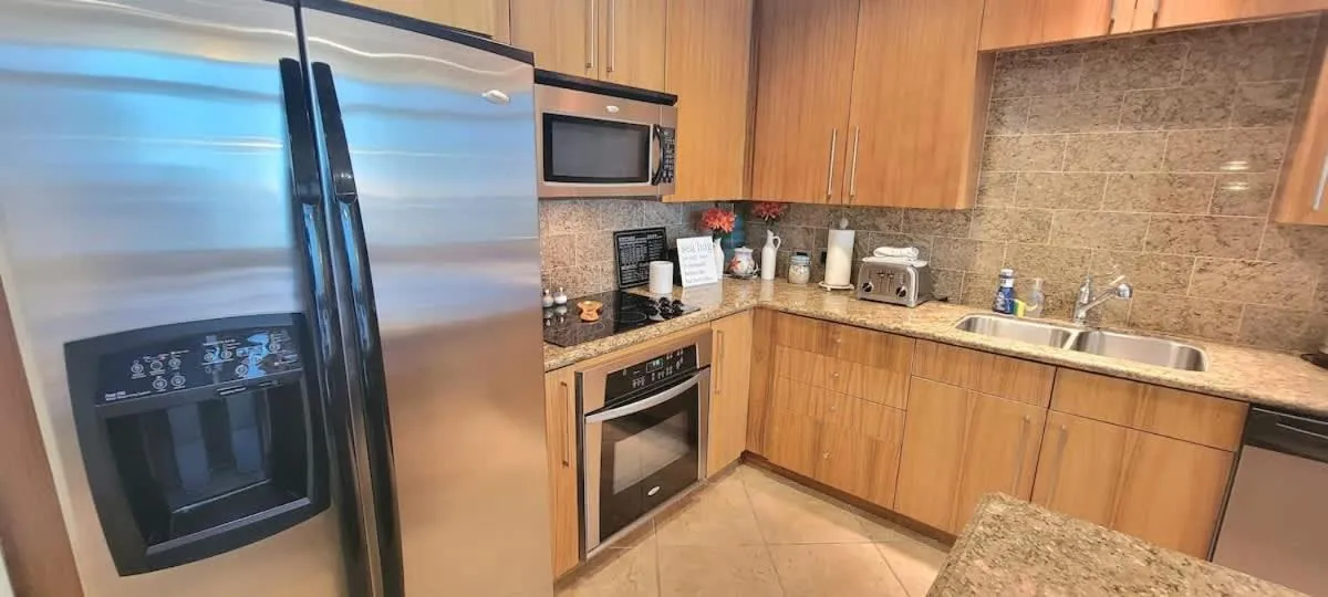 Kitchen or kitchenette in Sapphire 1706