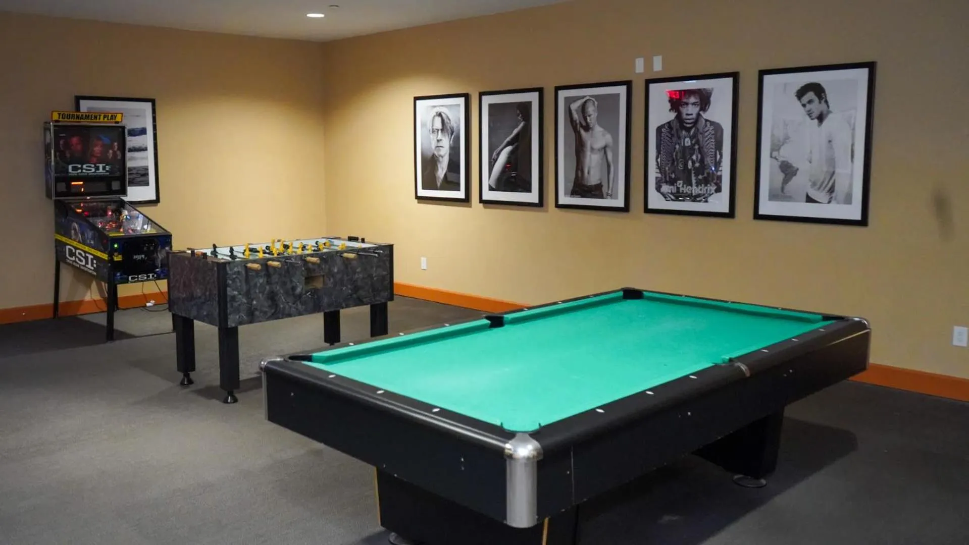 Swimming pool in Sapphire 1706