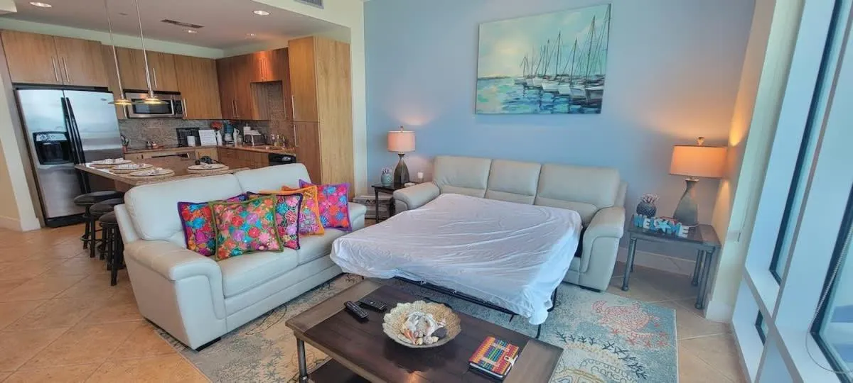 Living room in Sapphire 1706