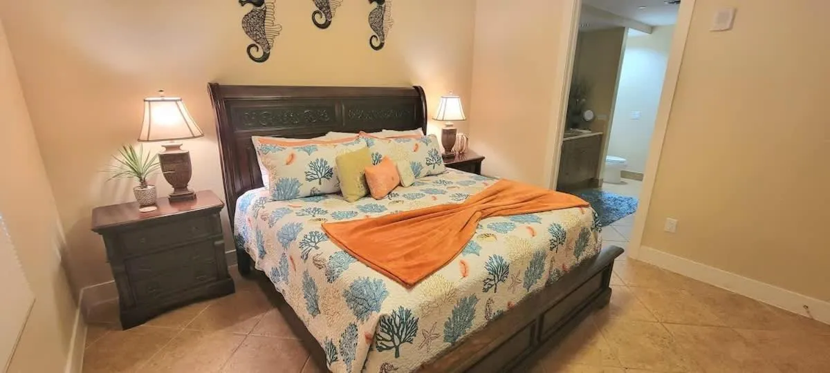 Bed in Sapphire 1706