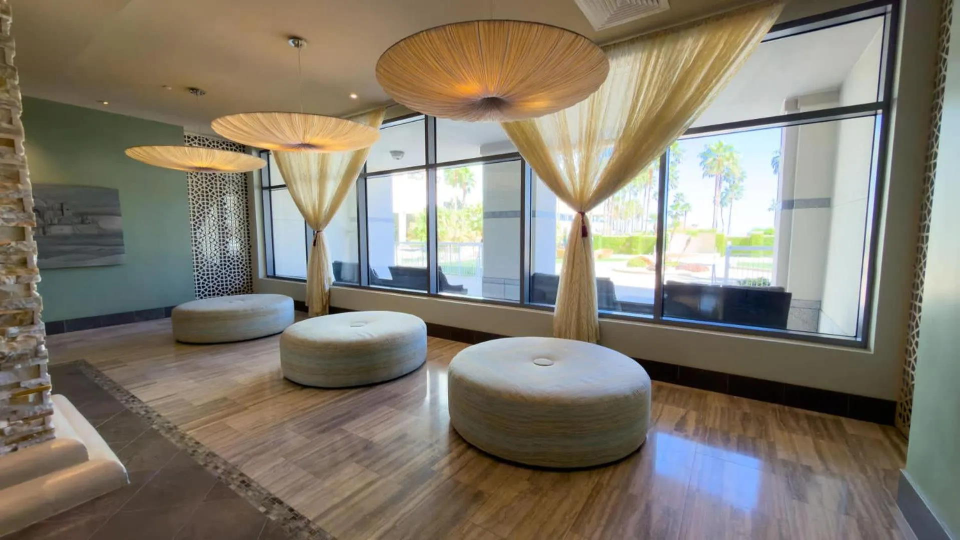 Living room in Sapphire 1706