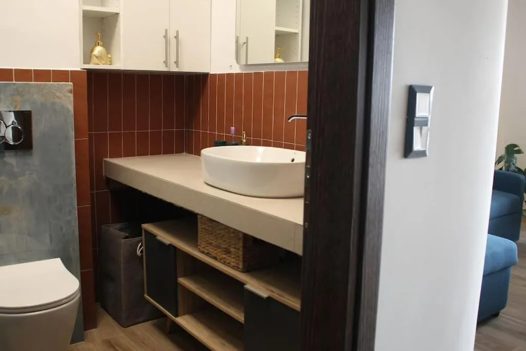 Bathroom in Agnes apartment Filopappou