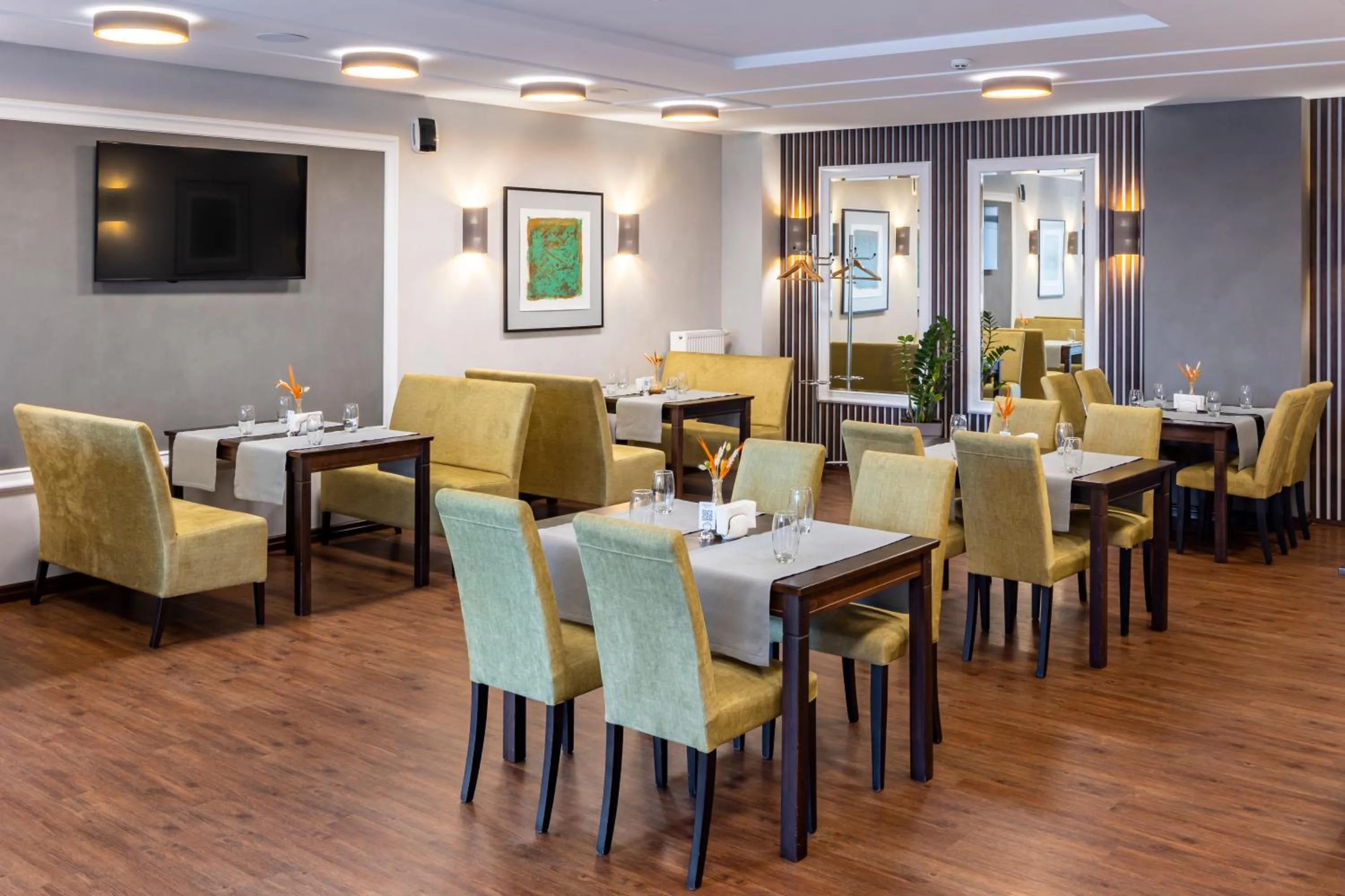 Restaurant/places to eat in Taurus Hotel & SPA