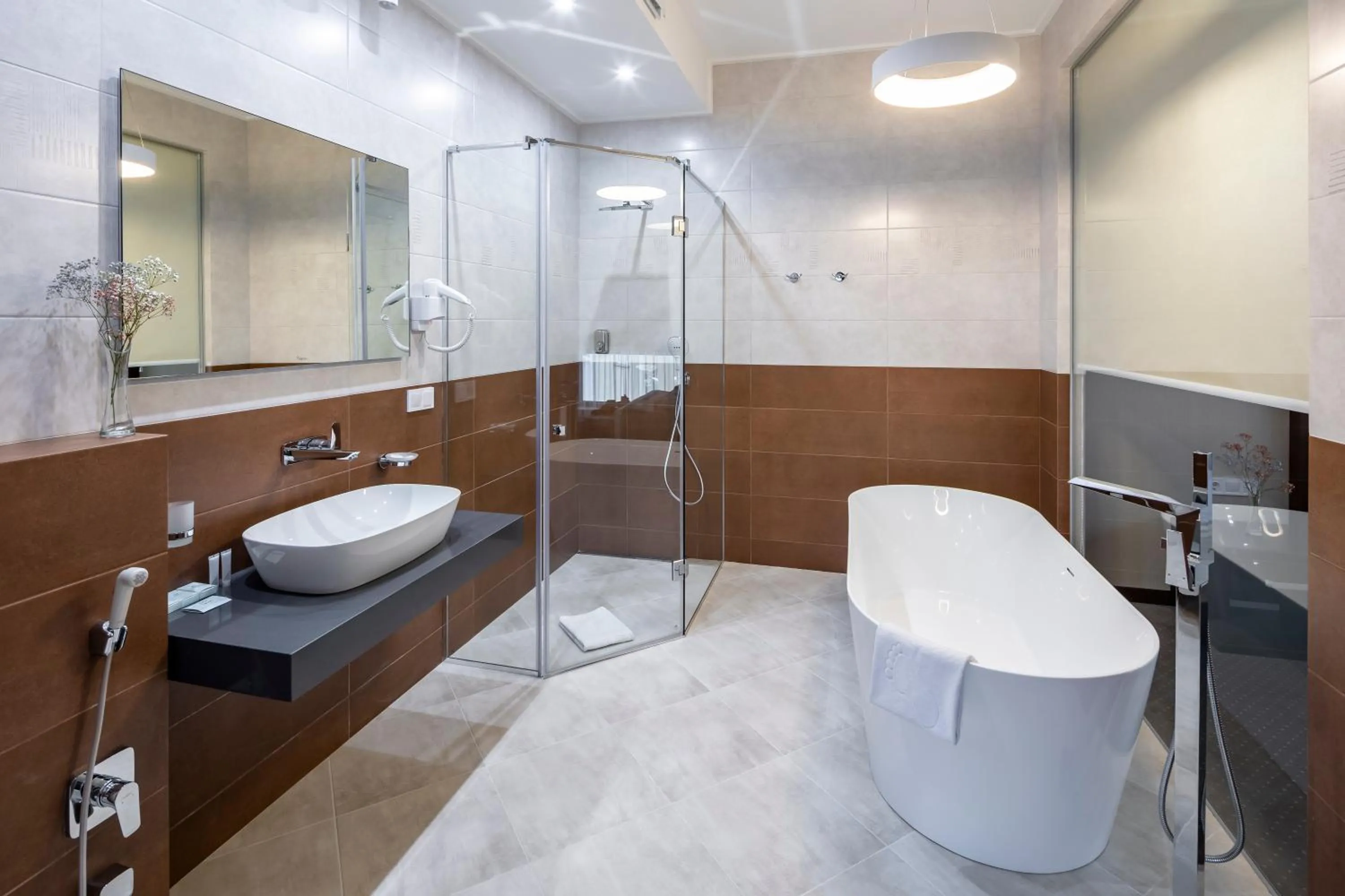 Shower in Taurus Hotel & SPA