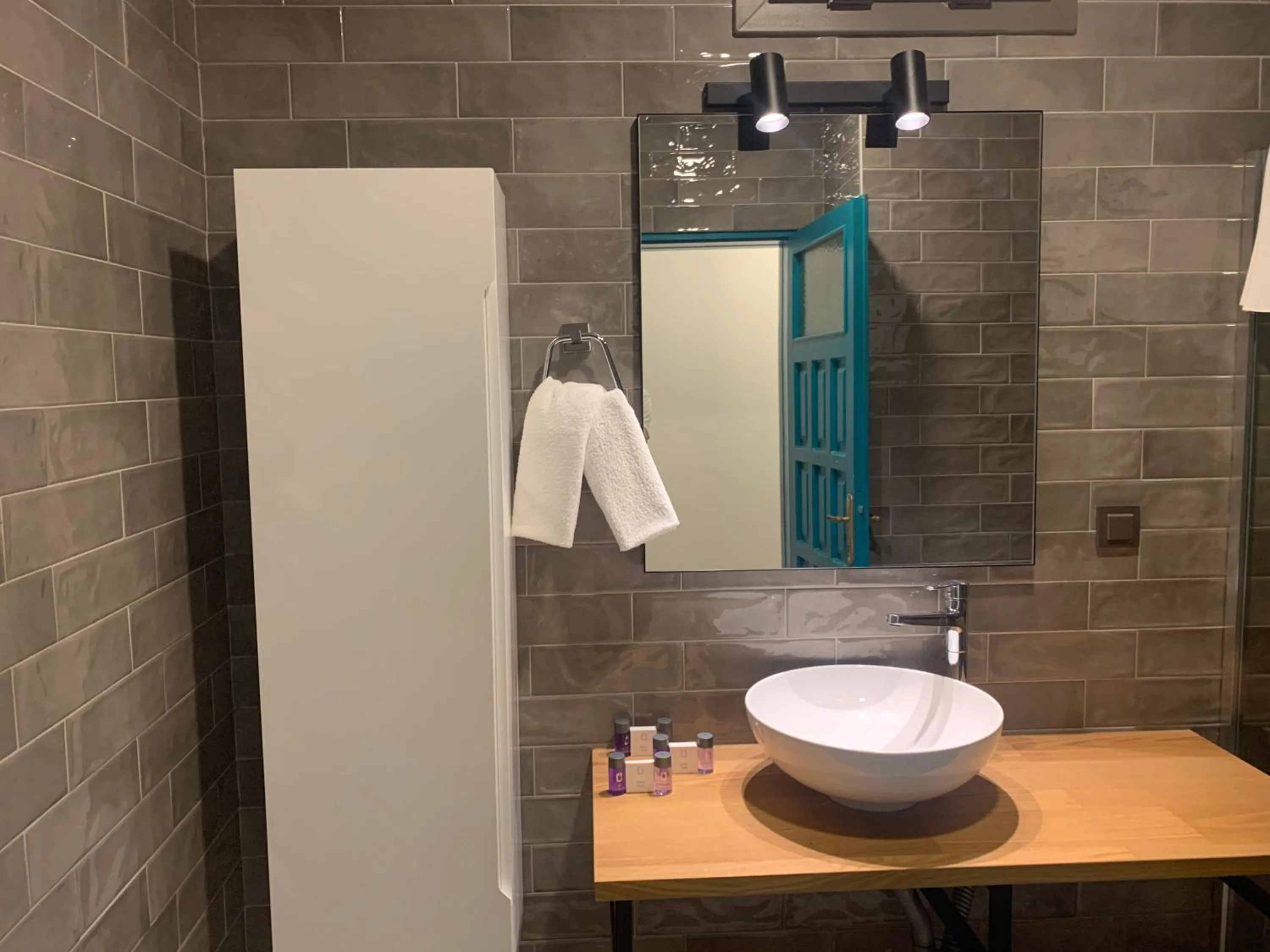 Shower in Avlu Otel Palamutbükü