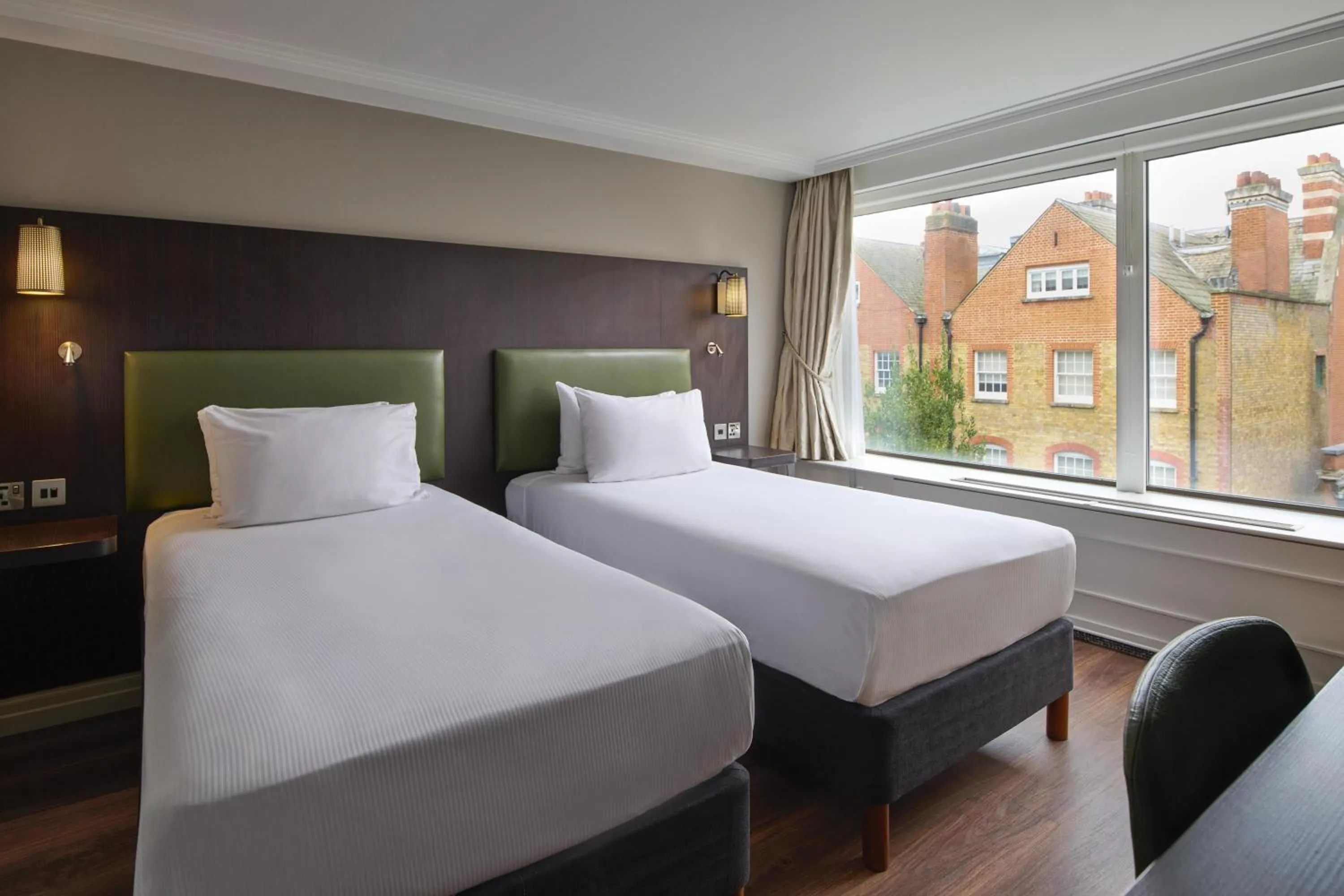 Bed in DoubleTree by Hilton London - Hyde Park