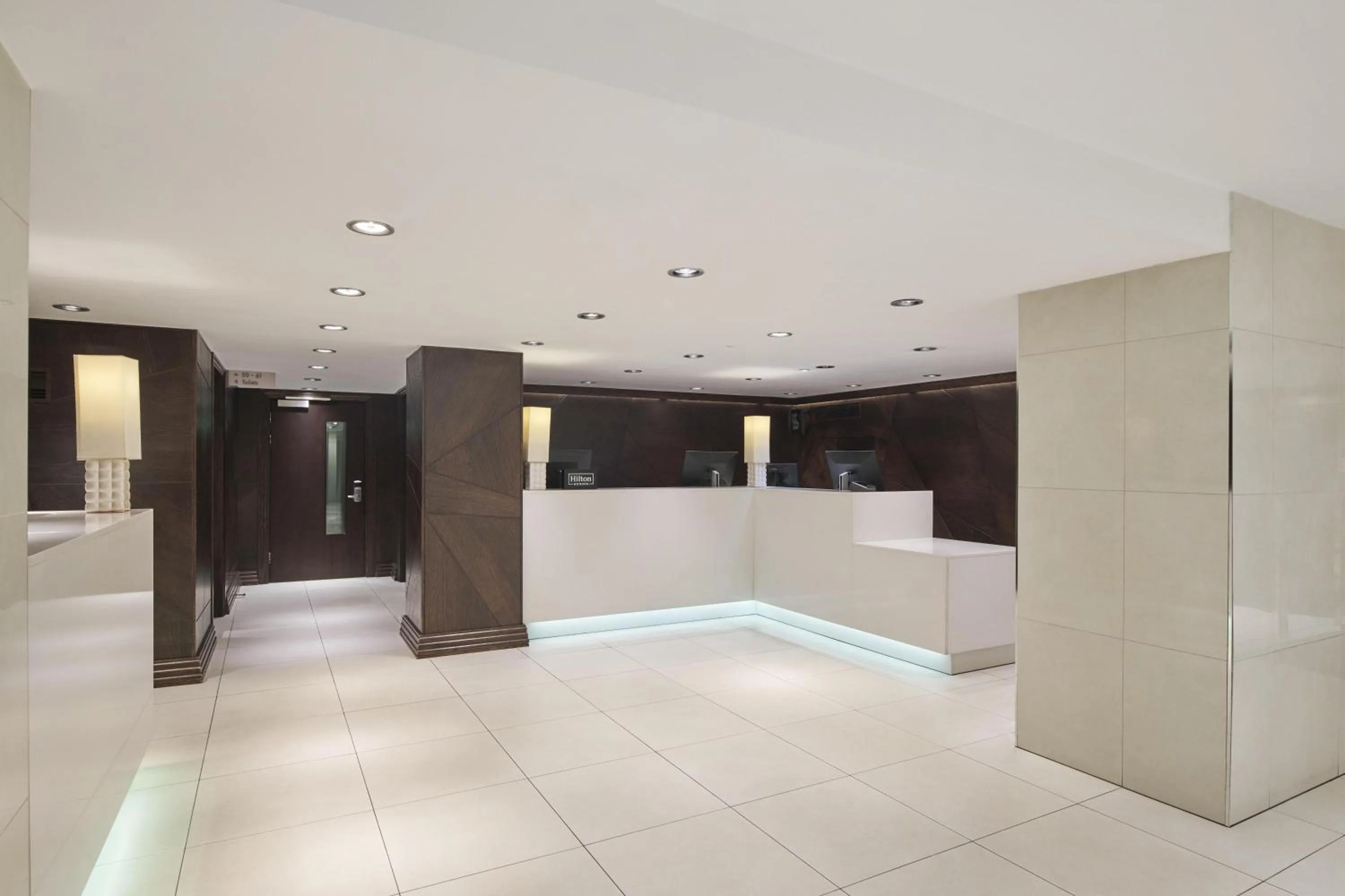 Lobby or reception in DoubleTree by Hilton London - Hyde Park