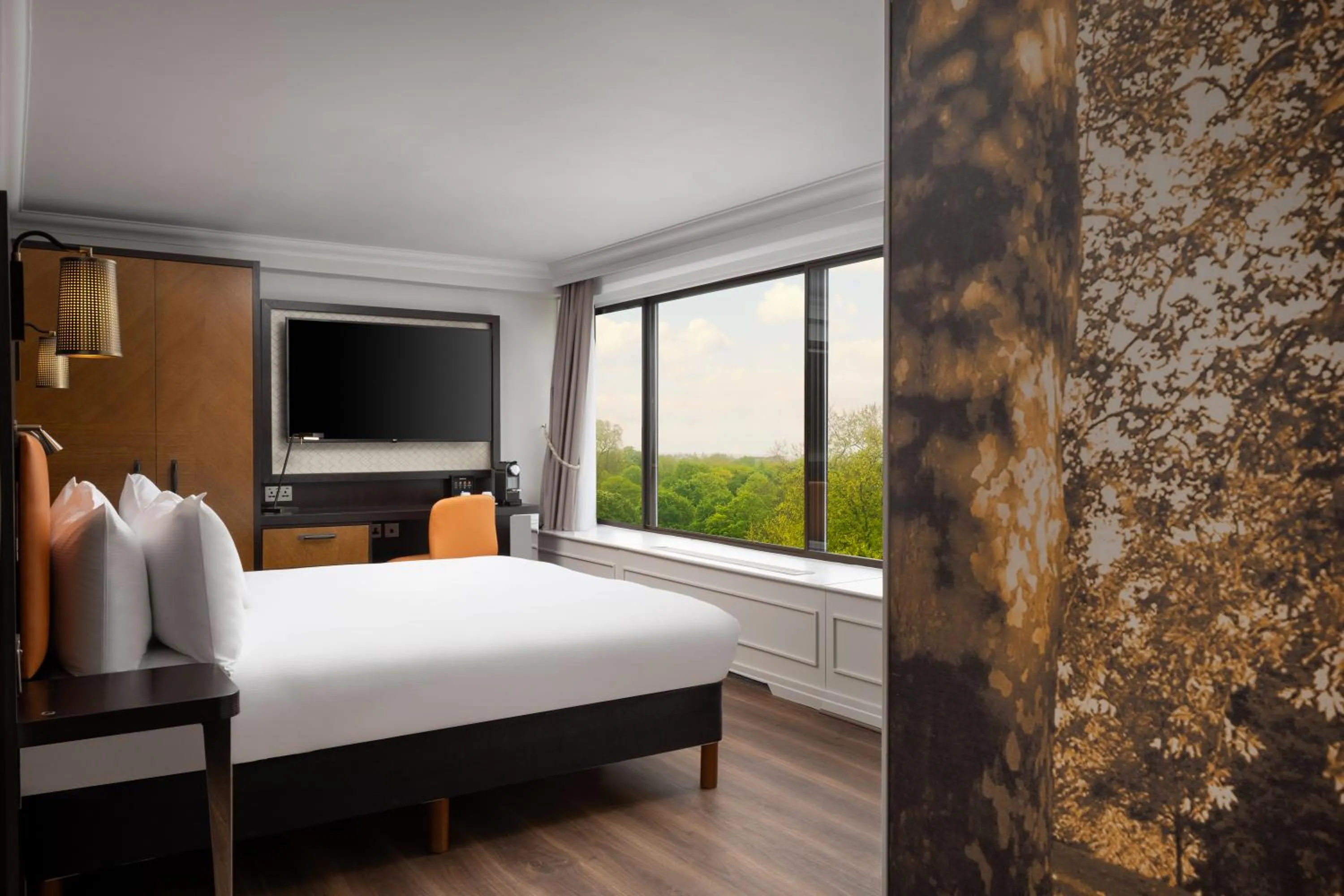 Bed in DoubleTree by Hilton London - Hyde Park