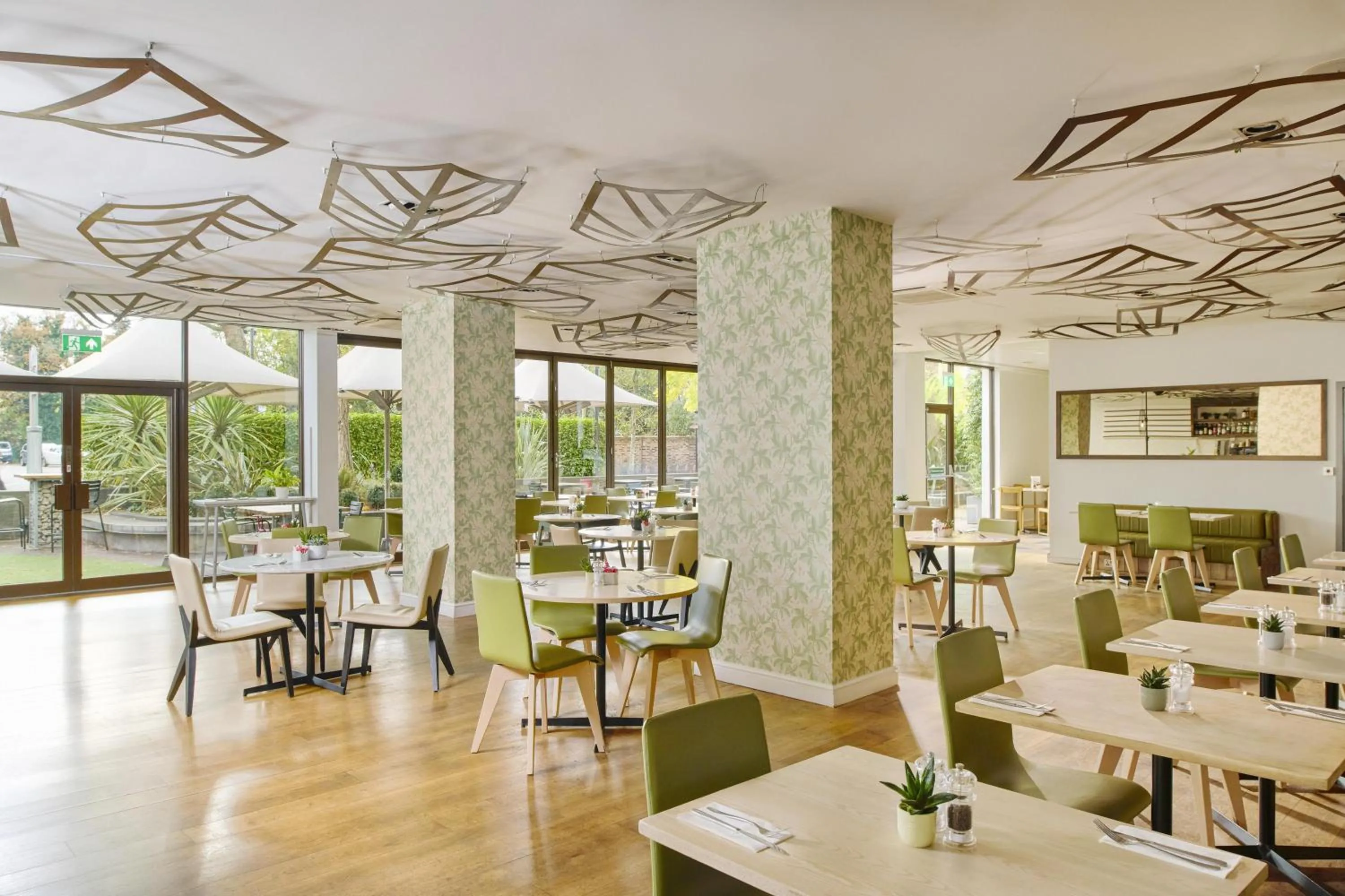 Restaurant/places to eat in DoubleTree by Hilton London - Hyde Park