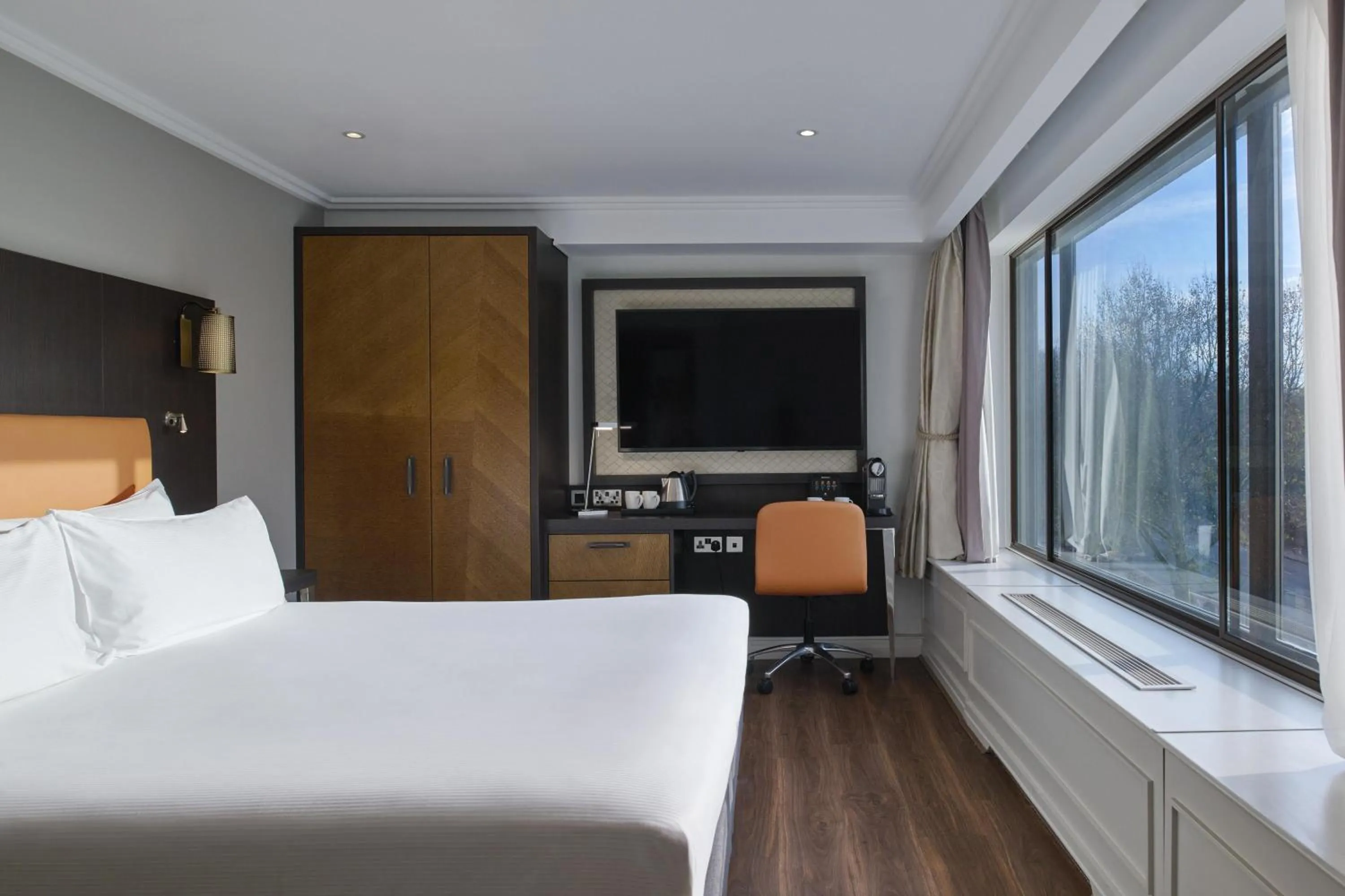 Bed in DoubleTree by Hilton London - Hyde Park