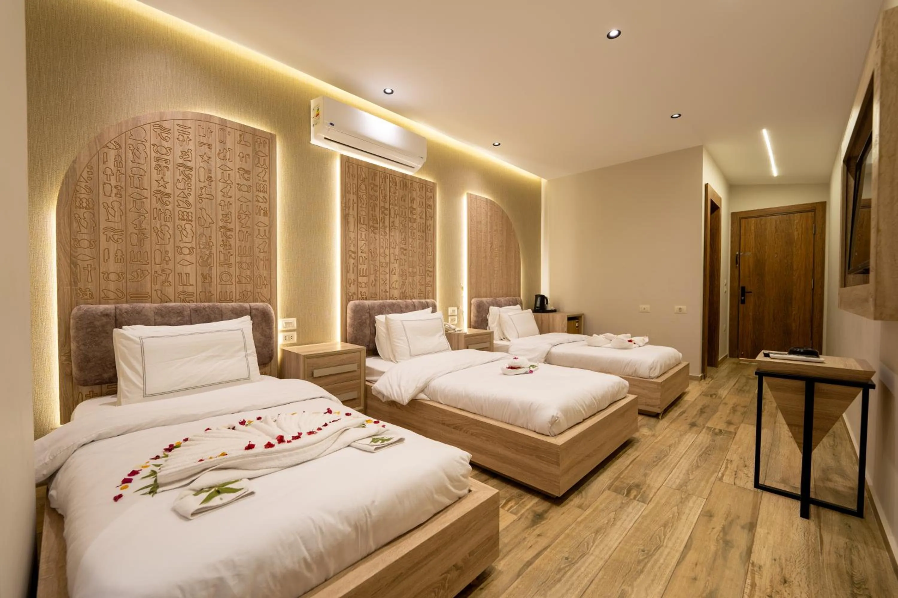 Bedroom, Bed in Royal Great Pyramid INN