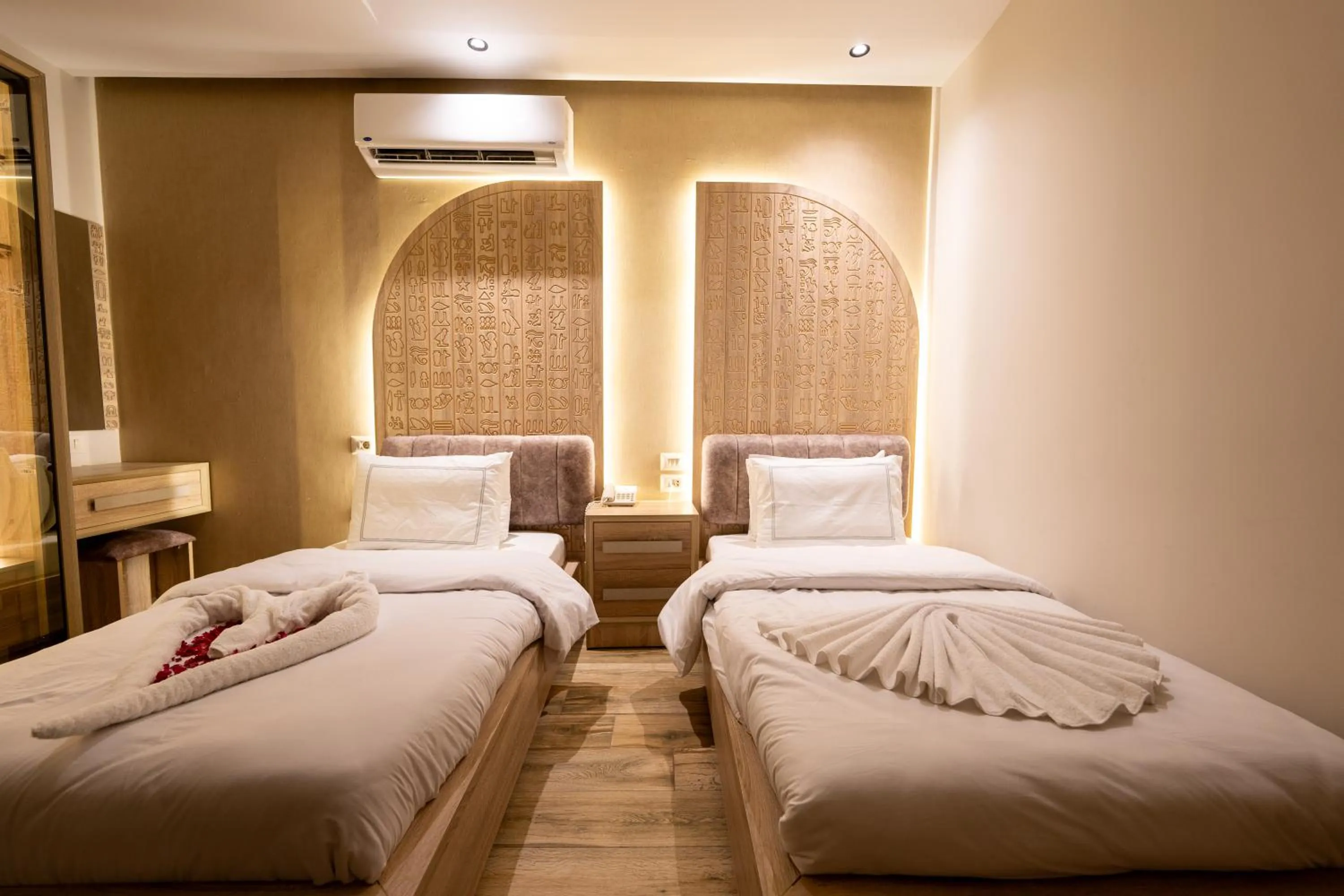 Bedroom, Bed in Royal Great Pyramid INN