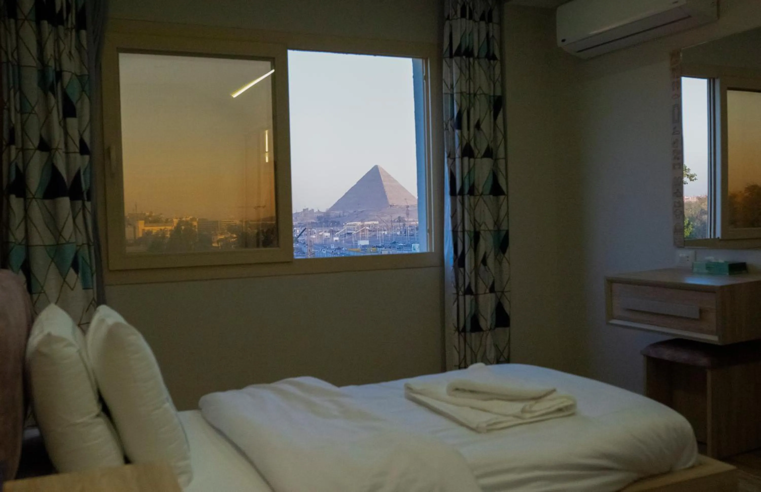 View (from property/room), Bed in Royal Great Pyramid INN