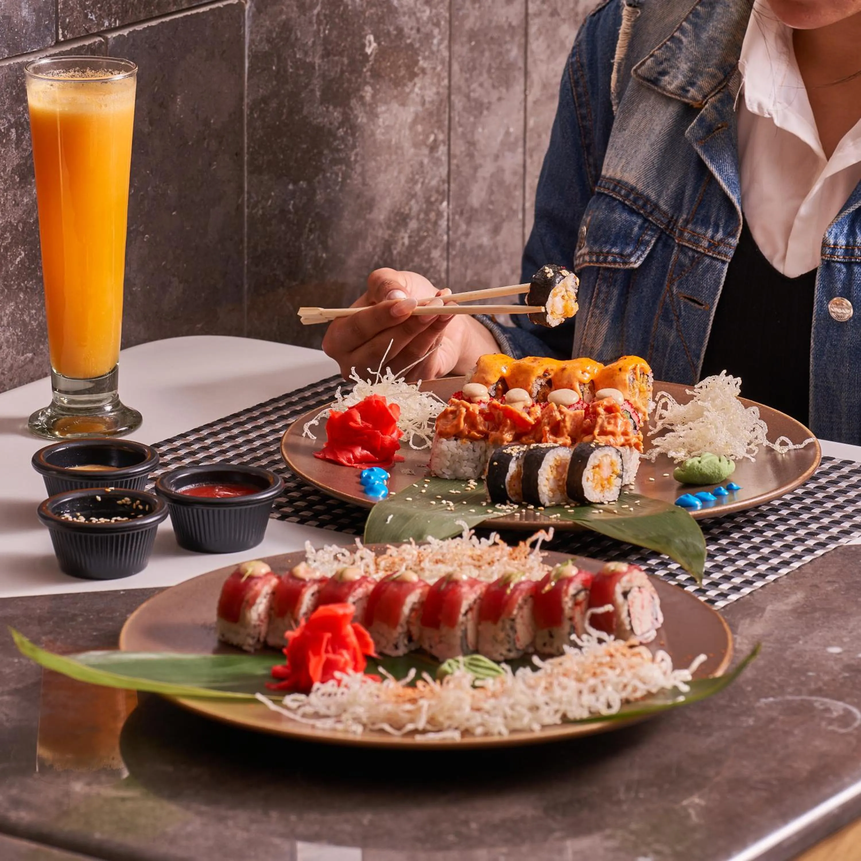 Restaurant/places to eat in Royal Great Pyramid INN