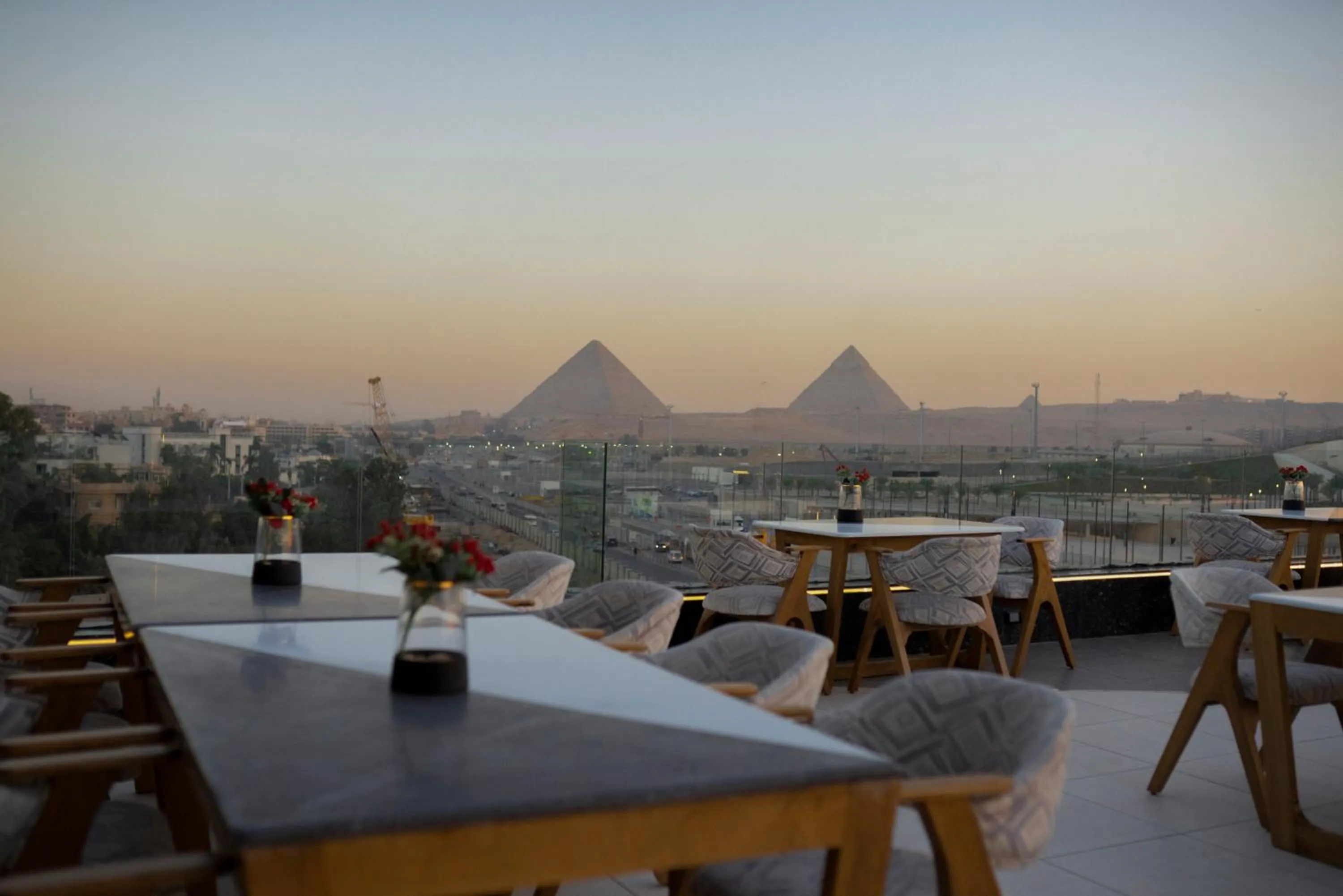 Restaurant/places to eat in Royal Great Pyramid INN