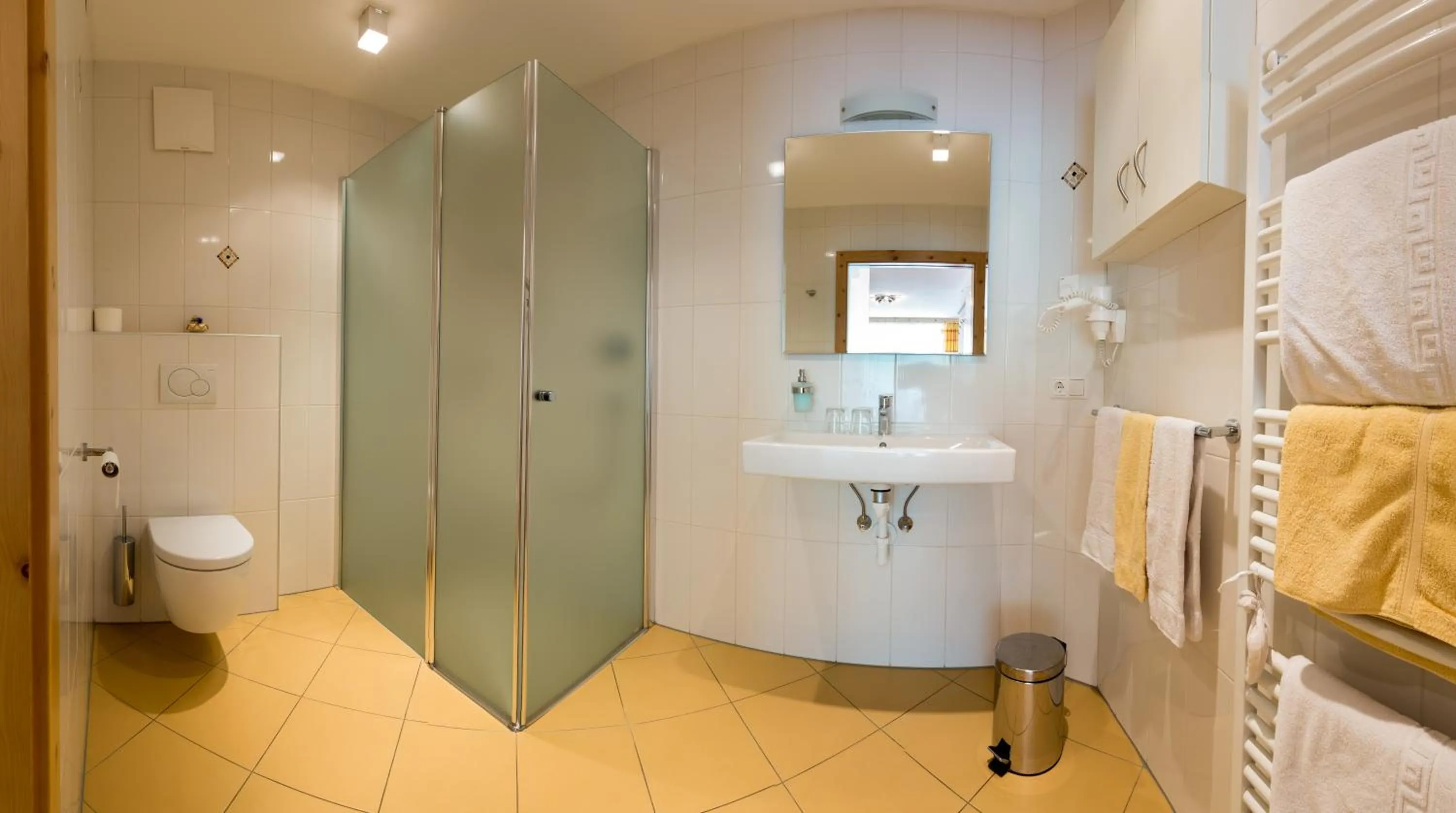 Bathroom, Bed in Hotel Restaurant Rosmarie