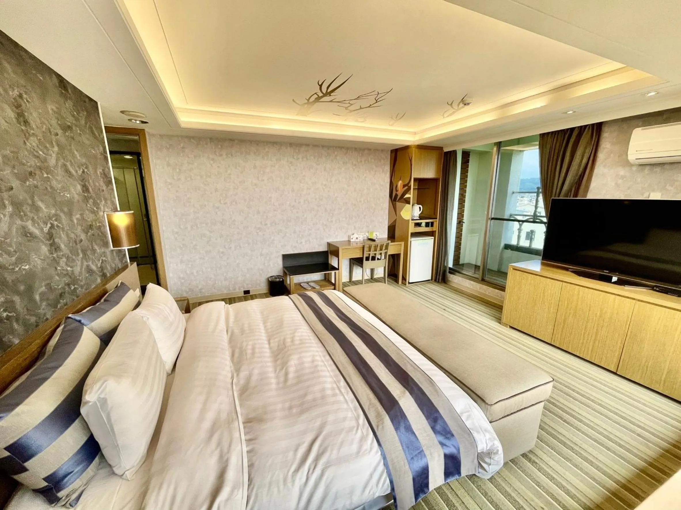 Bed in Morn Sun Hotel彰化縣旅館074號