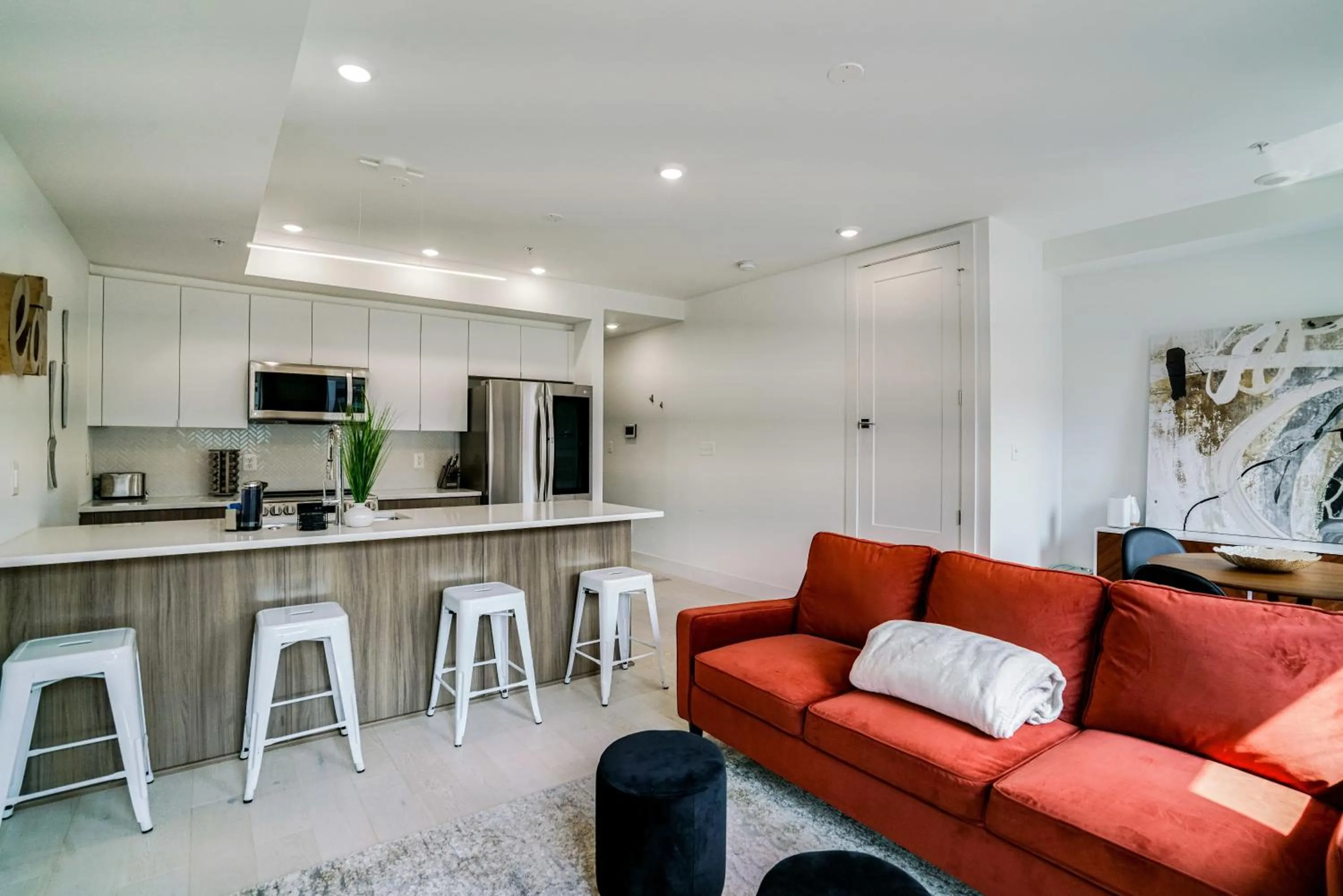 Living room in Luxury 2 bed 2 bath Suite in Washington DC