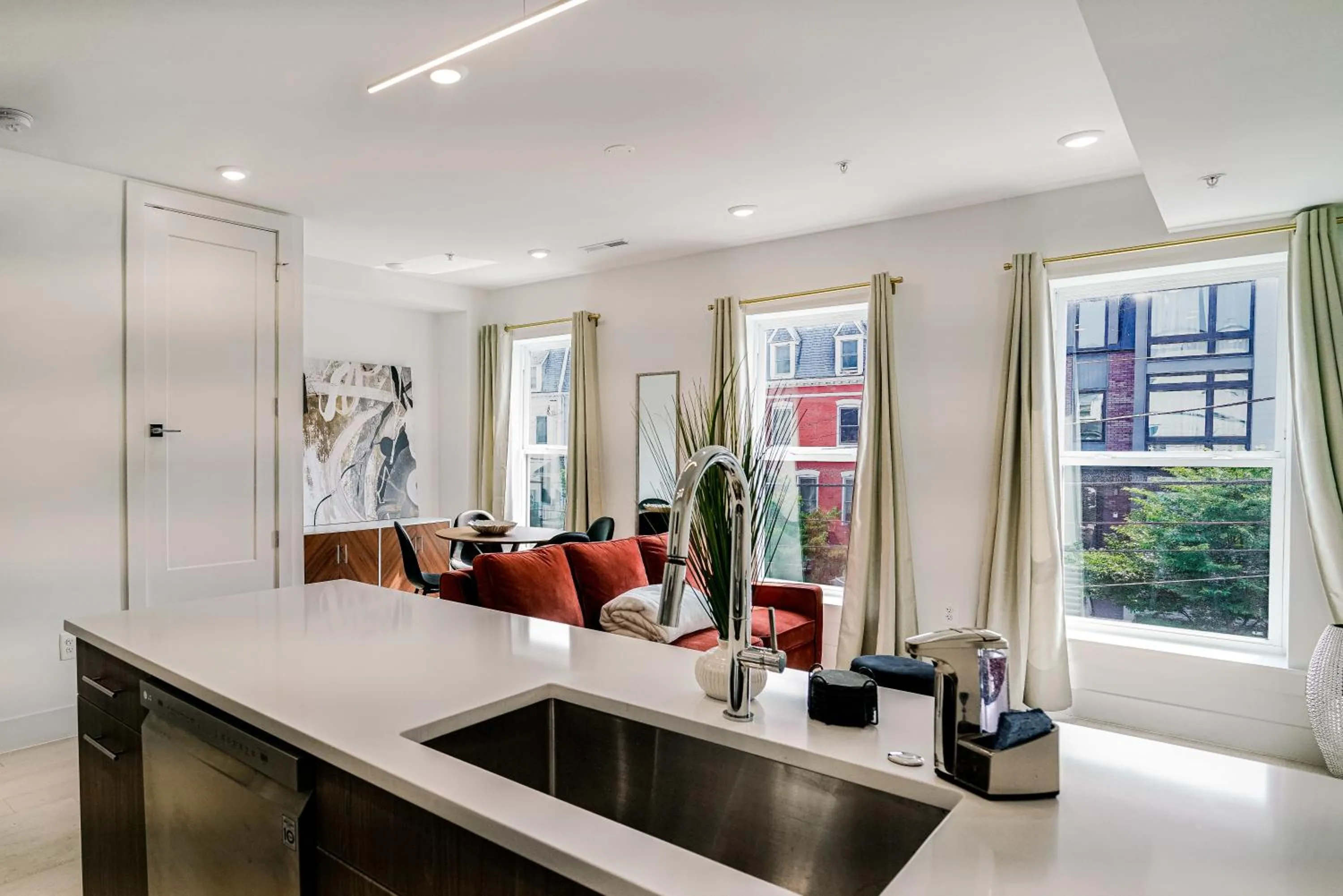 Kitchen or kitchenette in Luxury 2 bed 2 bath Suite in Washington DC