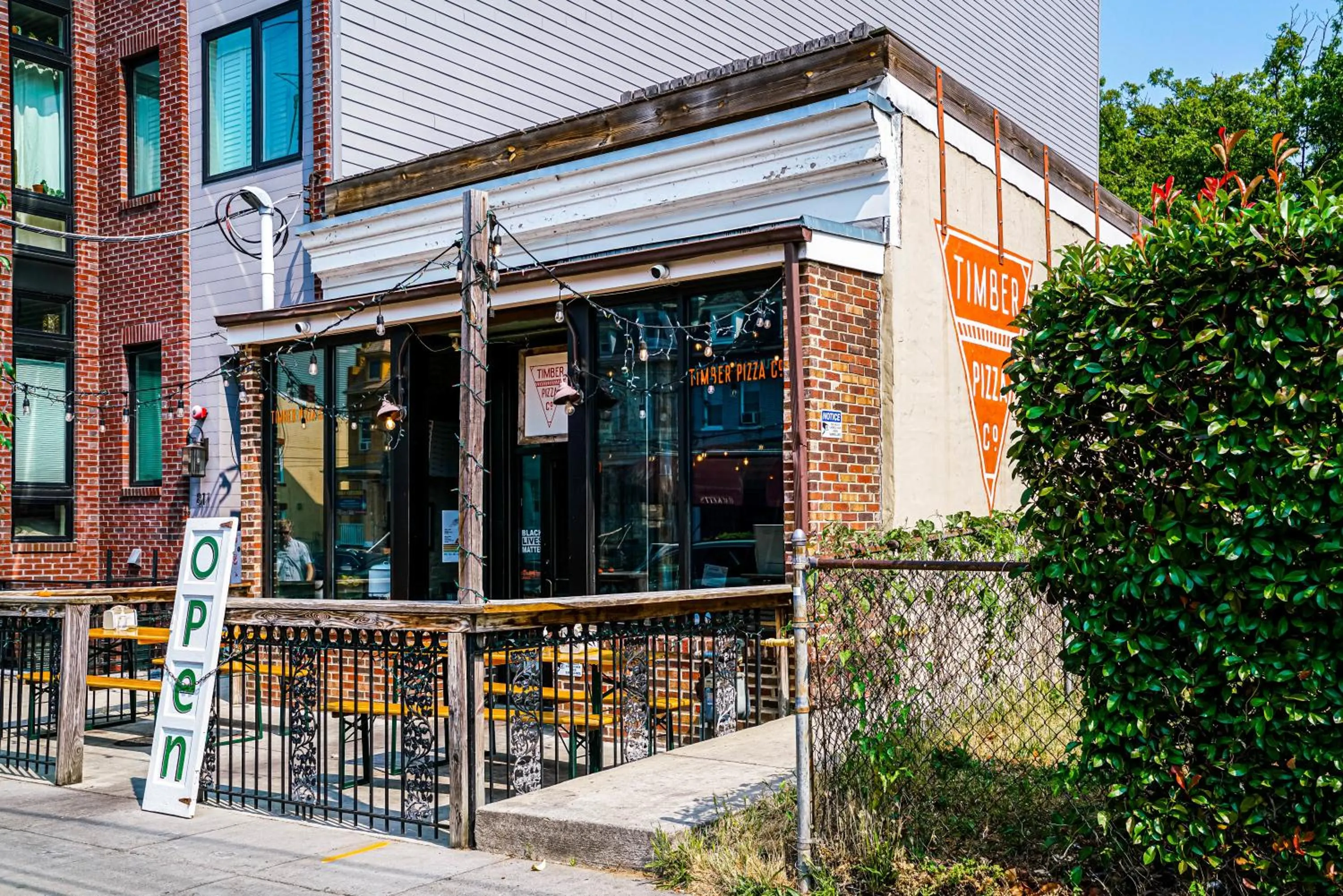 Restaurant/places to eat in Luxury 2 bed 2 bath Suite in Washington DC