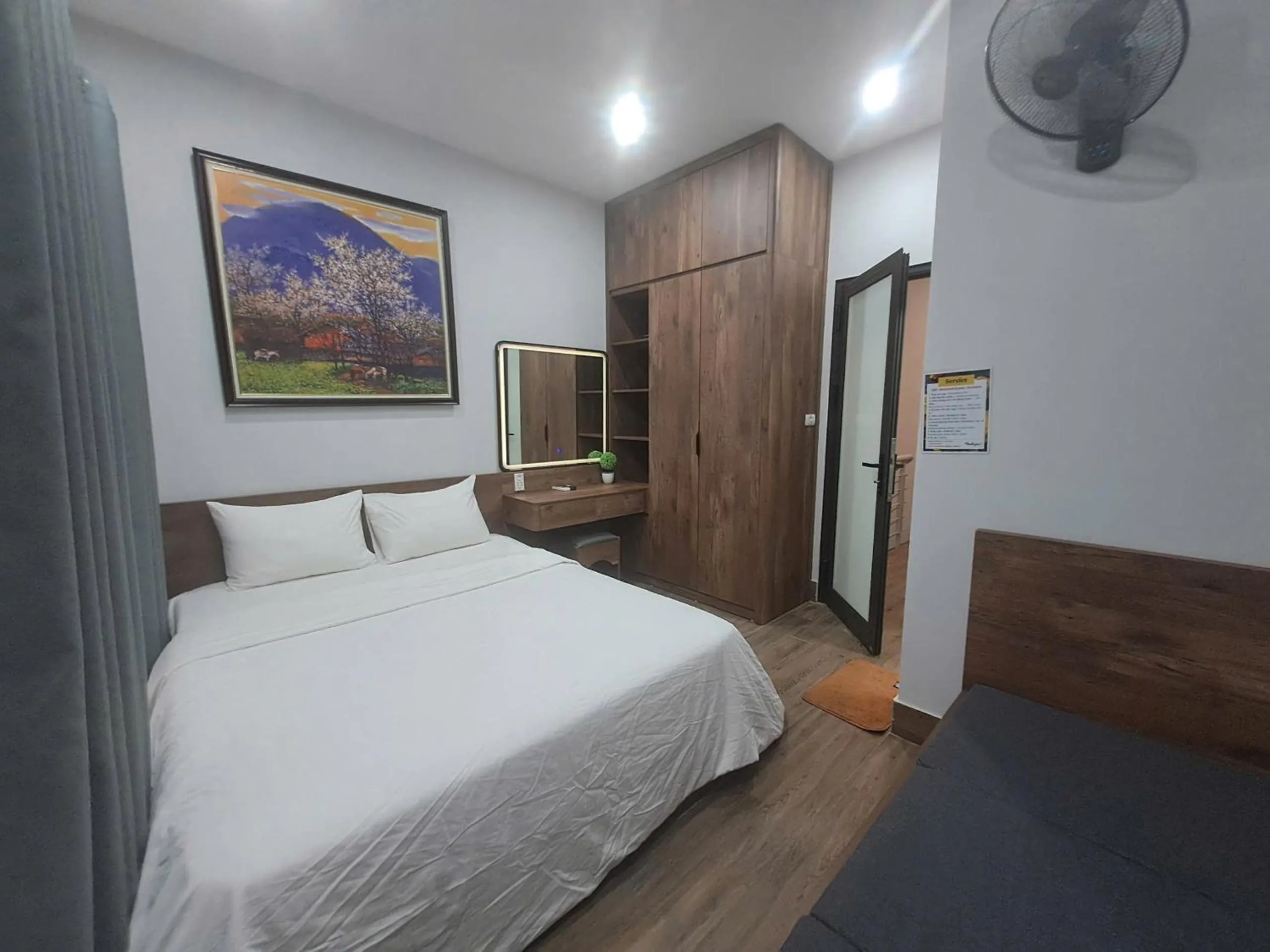 Photo of the whole room, Bed in Blue Homestay Cau Giay