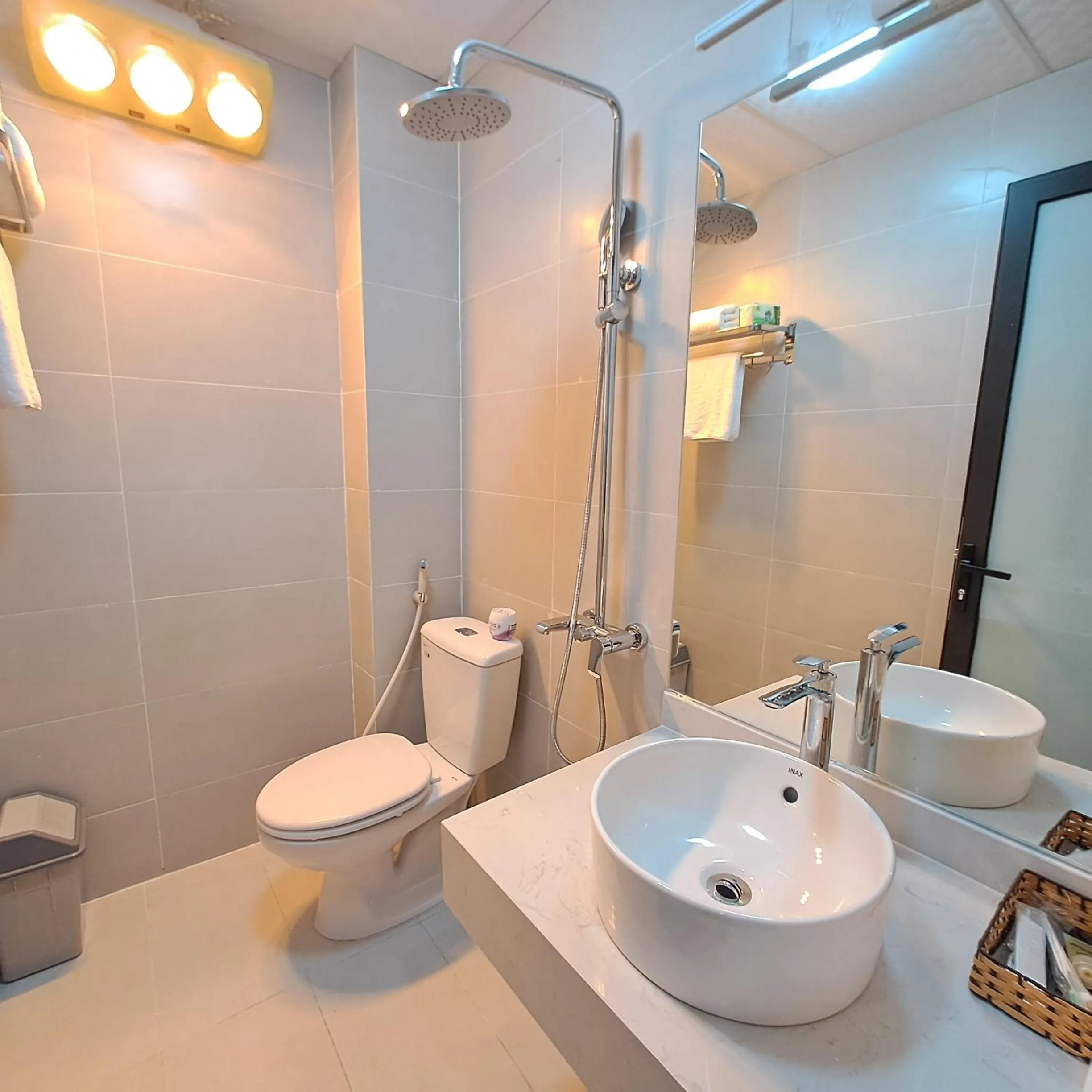 Shower in Blue Homestay Cau Giay