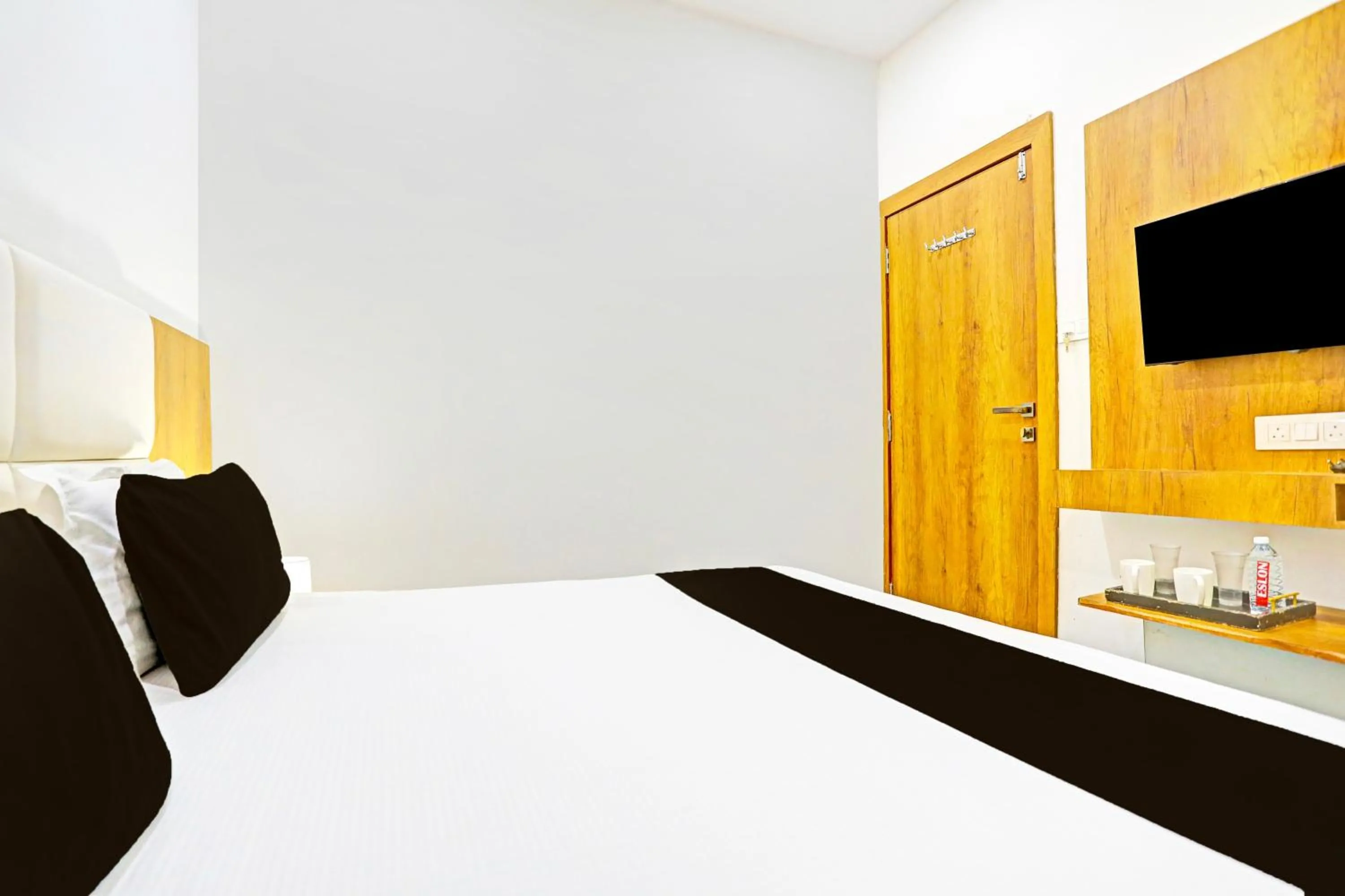 Bedroom, Bed in Collection O Adajan Formerly Hotel Western Inn