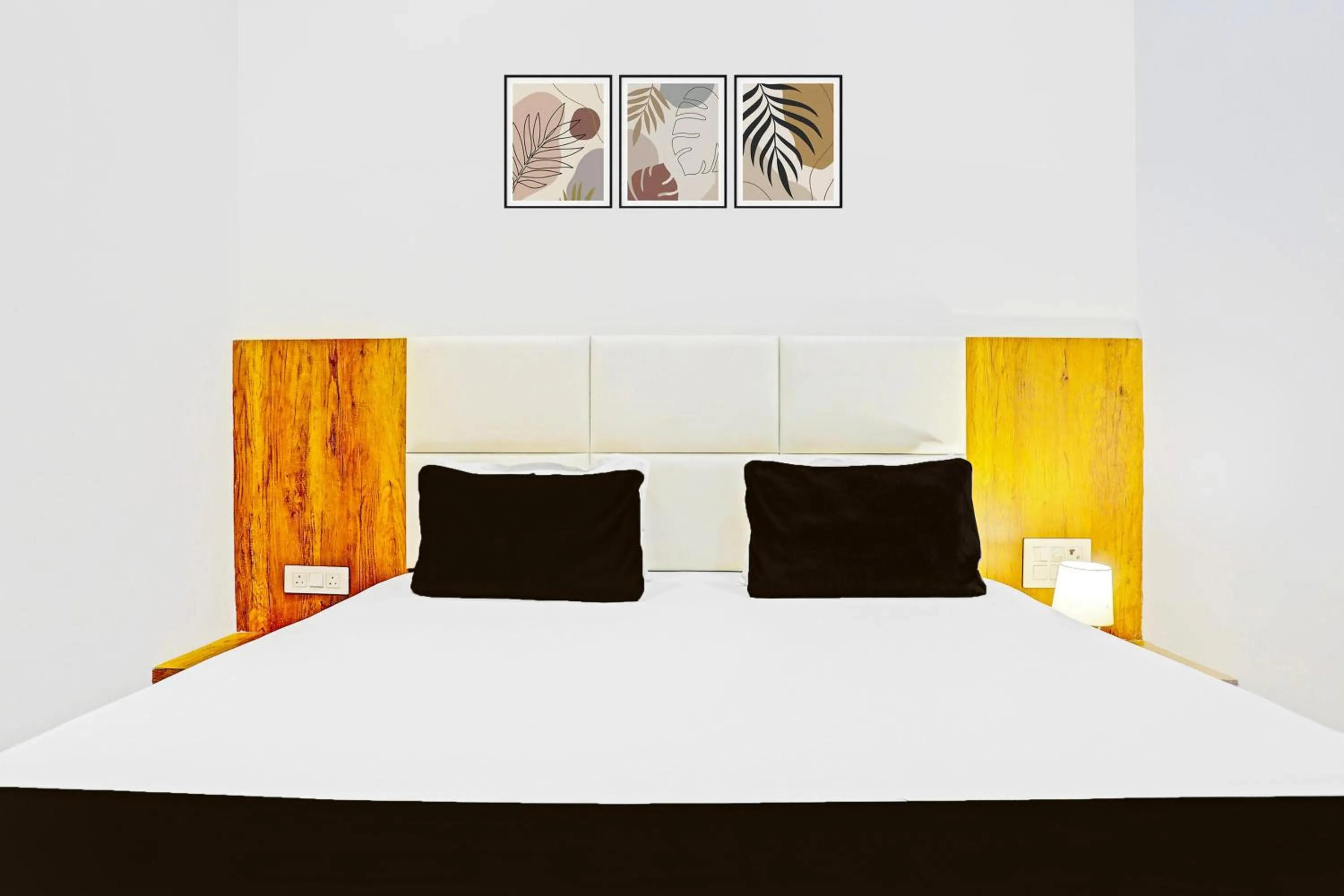 Bedroom, Bed in Collection O Adajan Formerly Hotel Western Inn