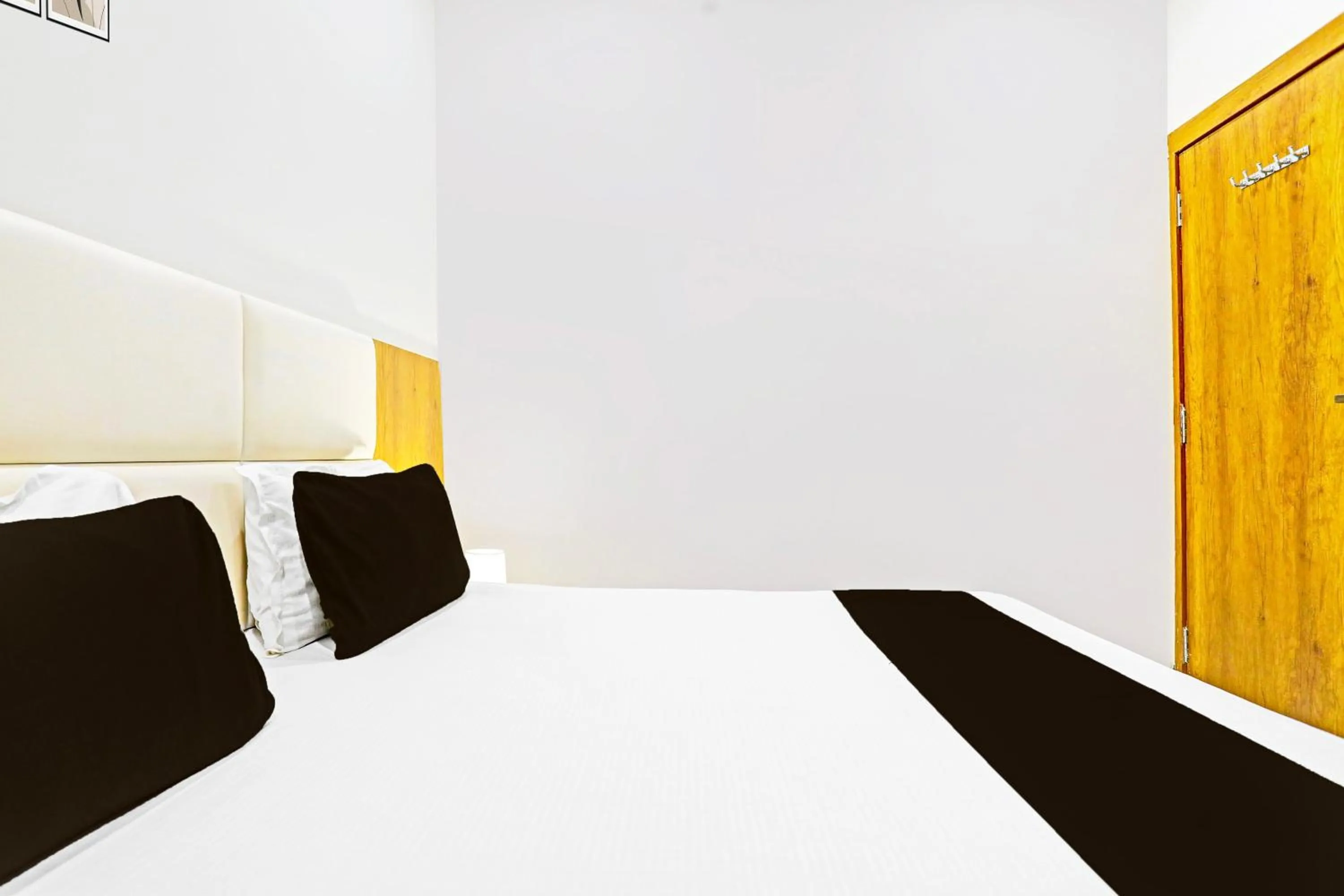 Bedroom, Bed in Collection O Adajan Formerly Hotel Western Inn