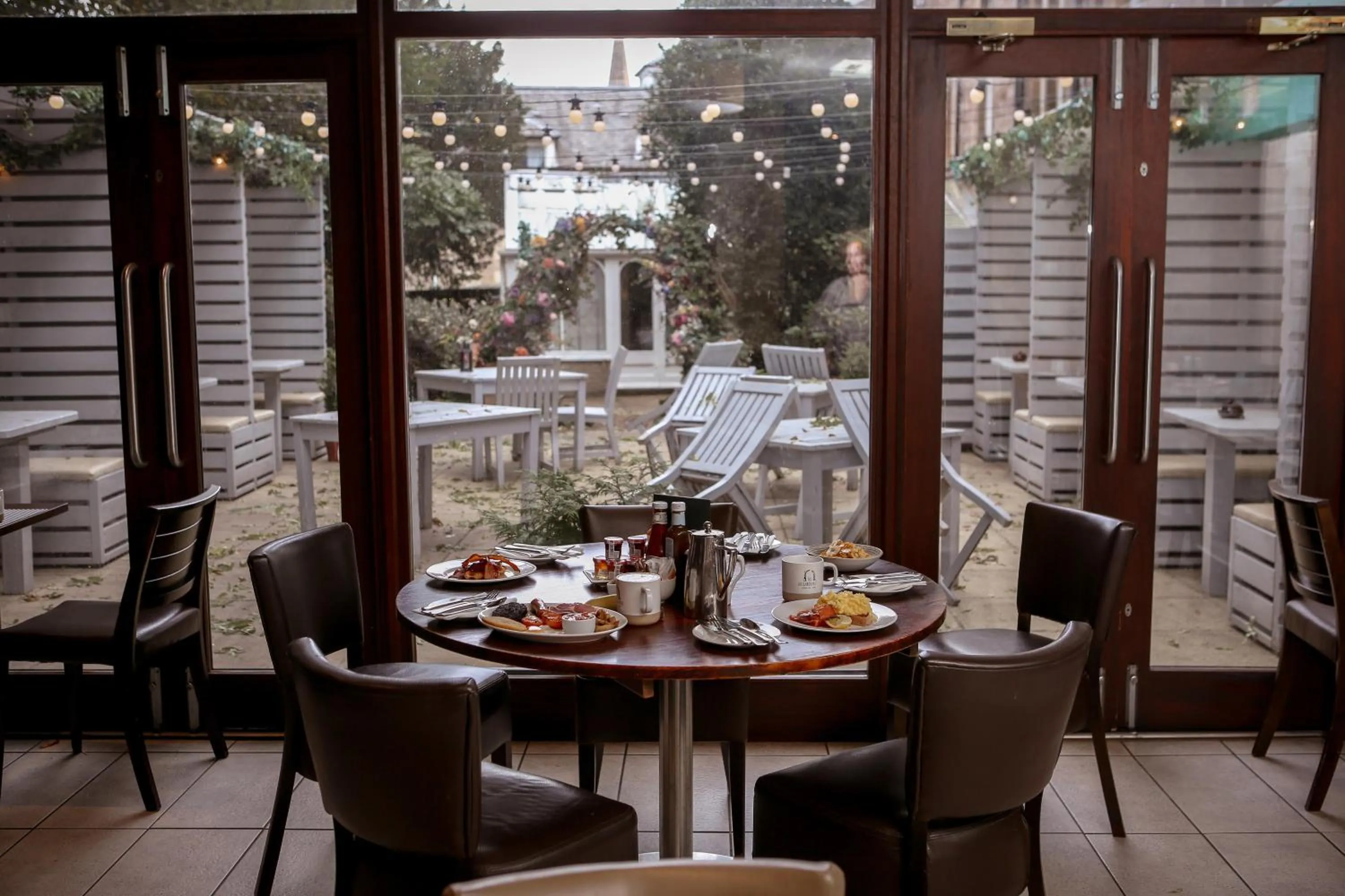 Restaurant/places to eat in Bruntsfield Hotel